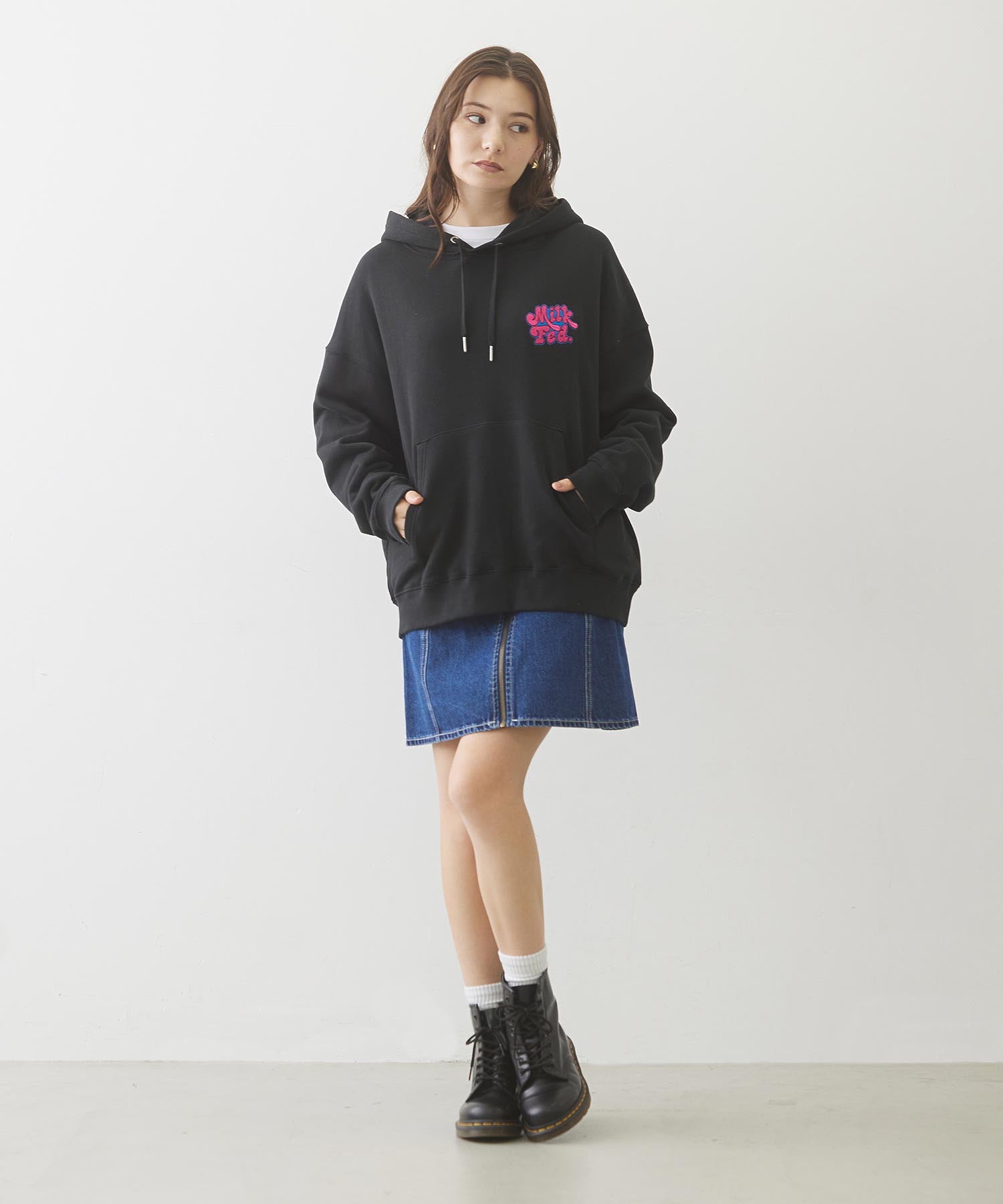 EMBROIDERD 70s LOGO SWEAT HOODIE