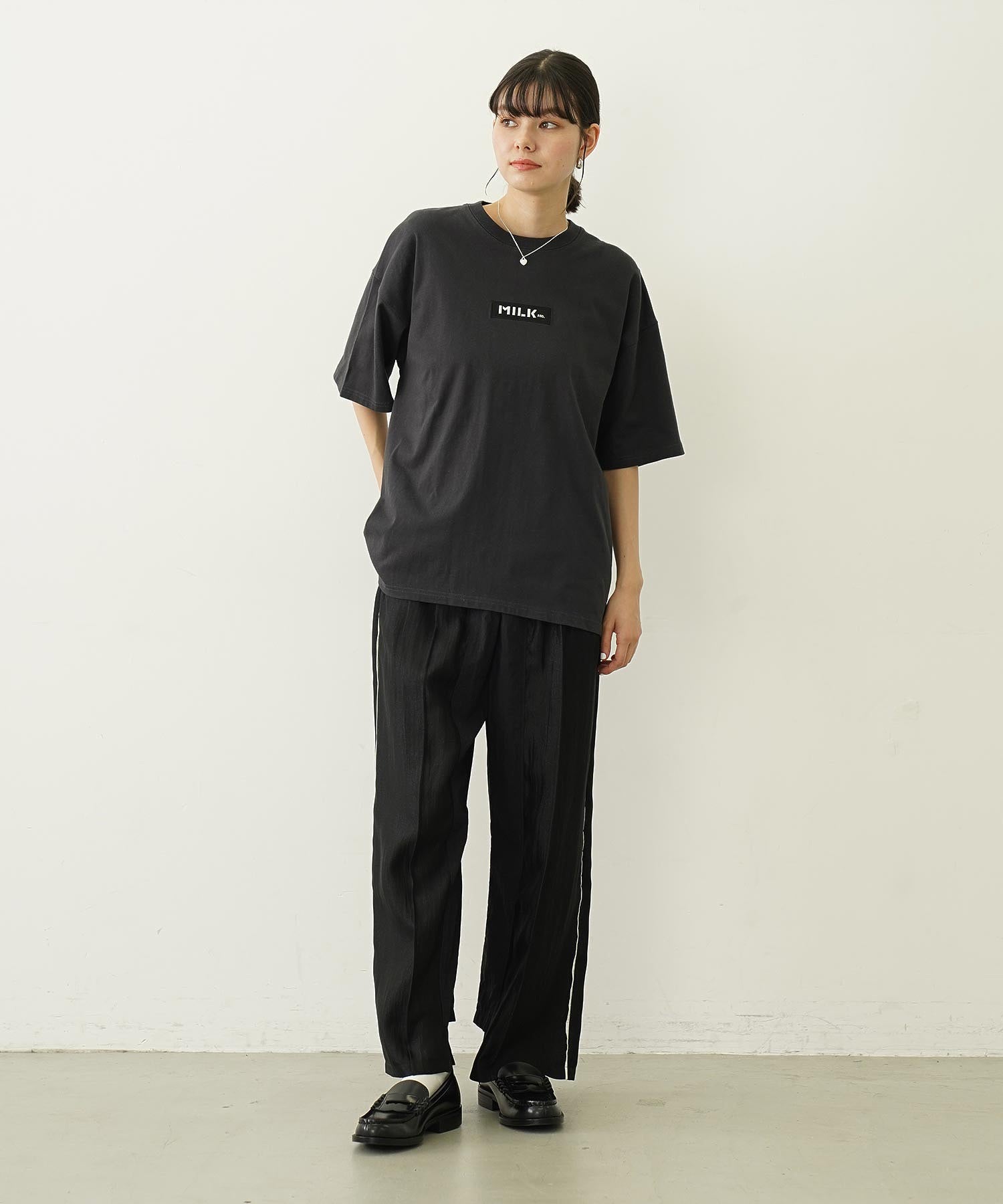 EMBROIDERY BAR WIDE S/S TEE