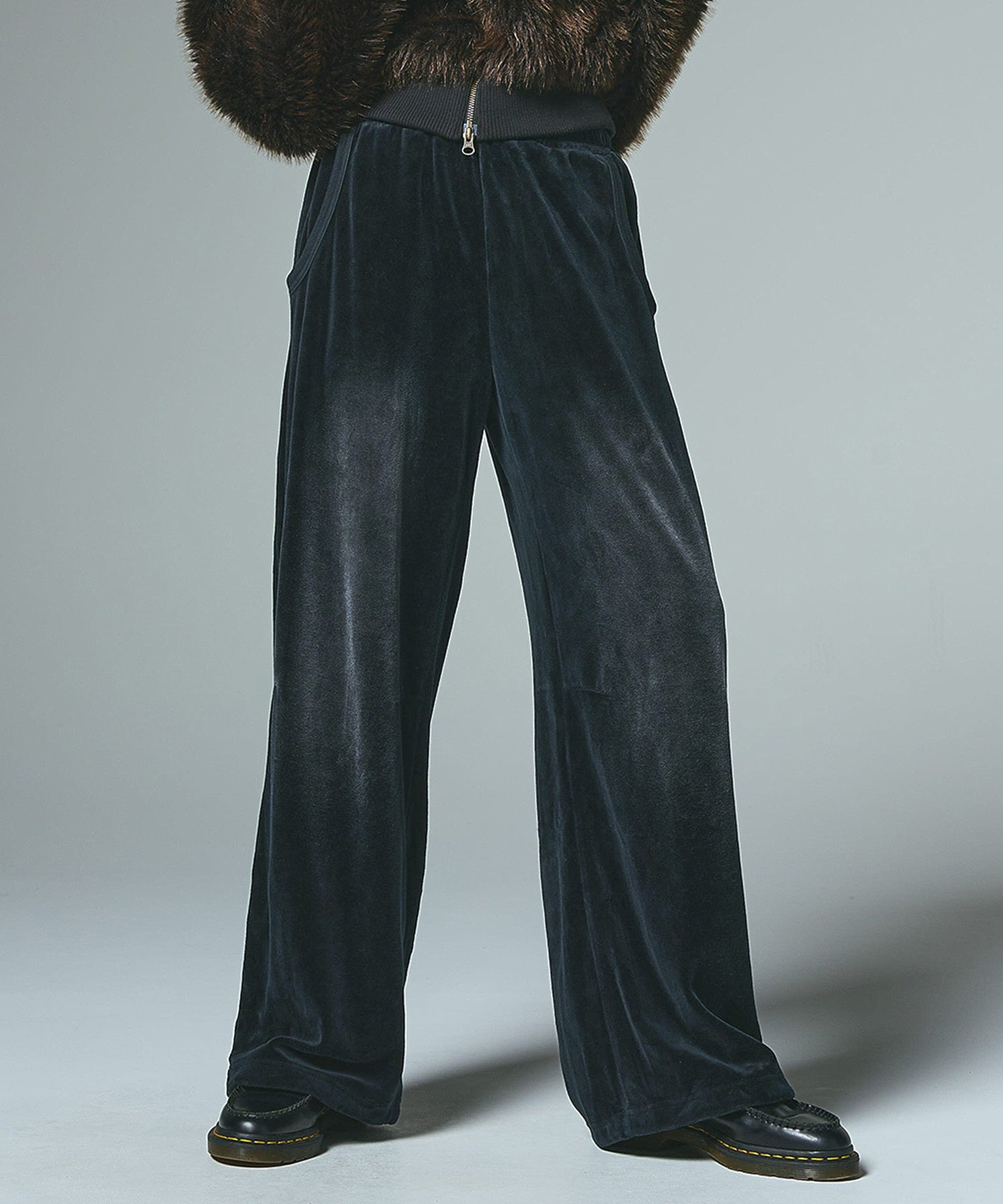 FADED VELOUR LOOSE FIT PANTS