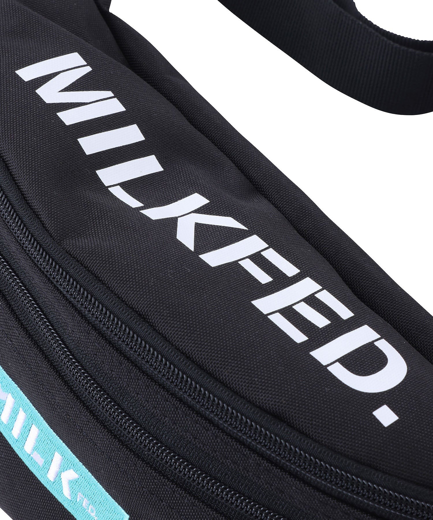 TOP LOGO FANNY PACK LIMITED COLOR MILKFED.