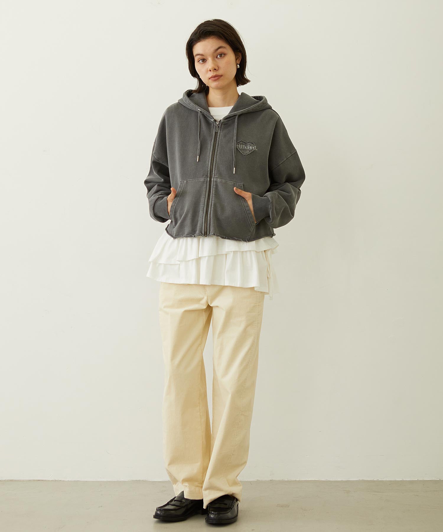HEART MOTIF FADED CROPPED ZIP UP HOODIE