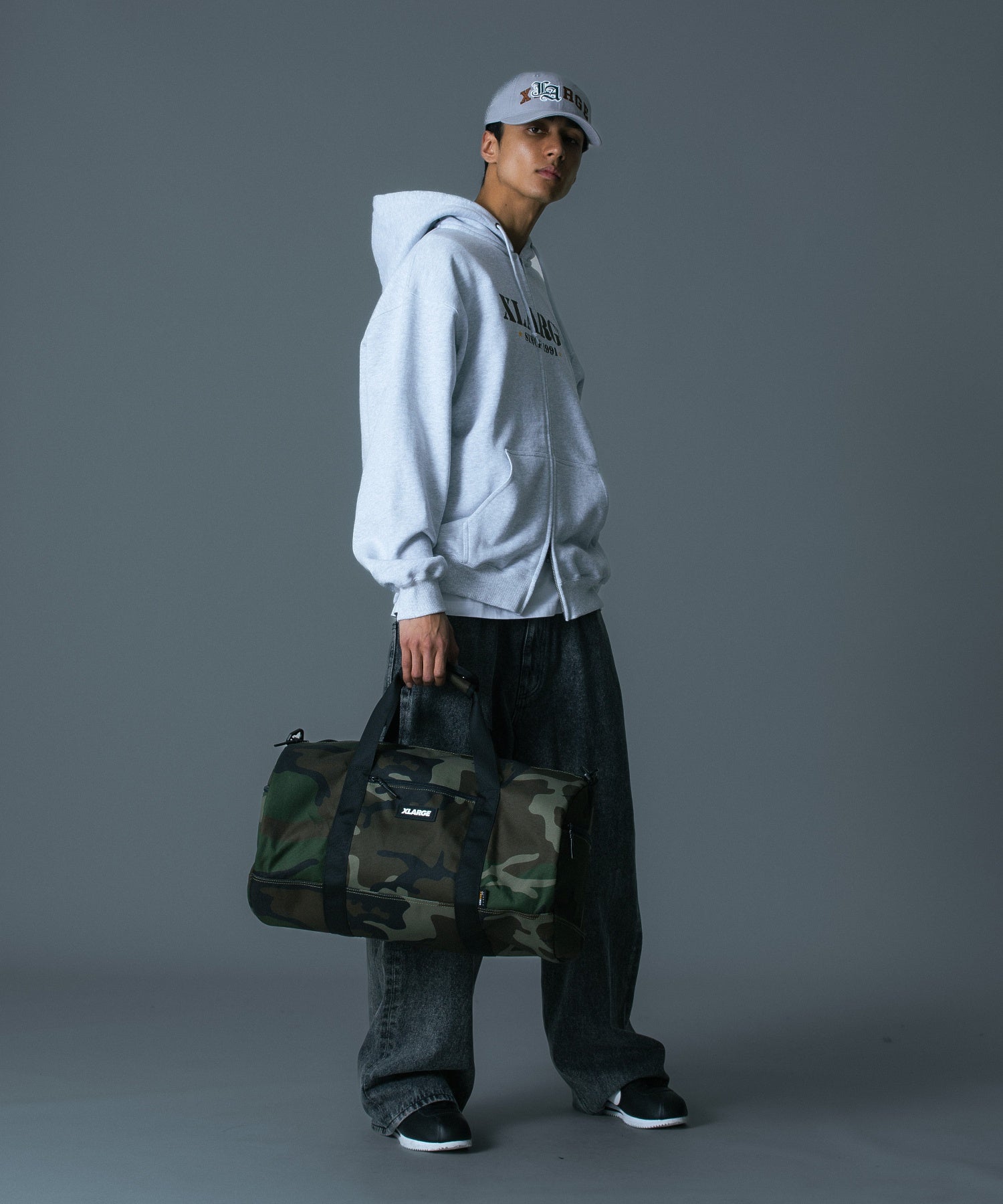 MODEL 身長183cm / 着用サイズ：ONE SIZE