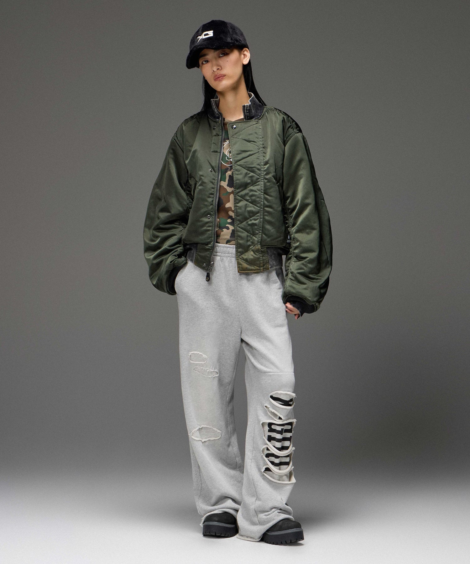 HENLEY NECK SCRIPT LOGO L/S COMPACT TOP