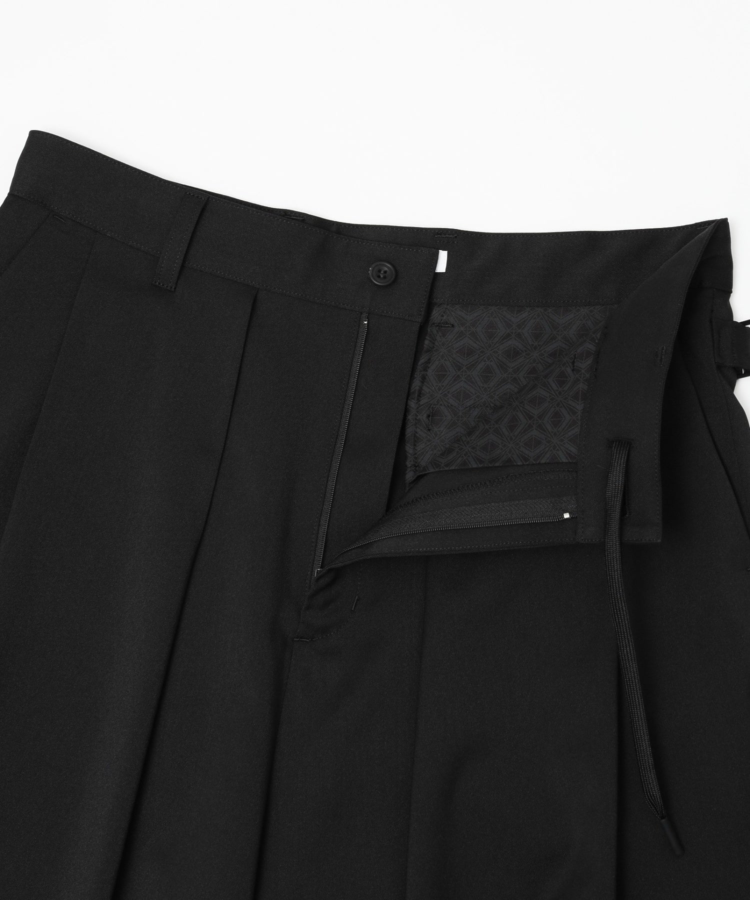 WHITE MOUNTAINEERING/ホワイトマウンテニアリング/8 TUCK WIDE SHORT PANTS WM2671403