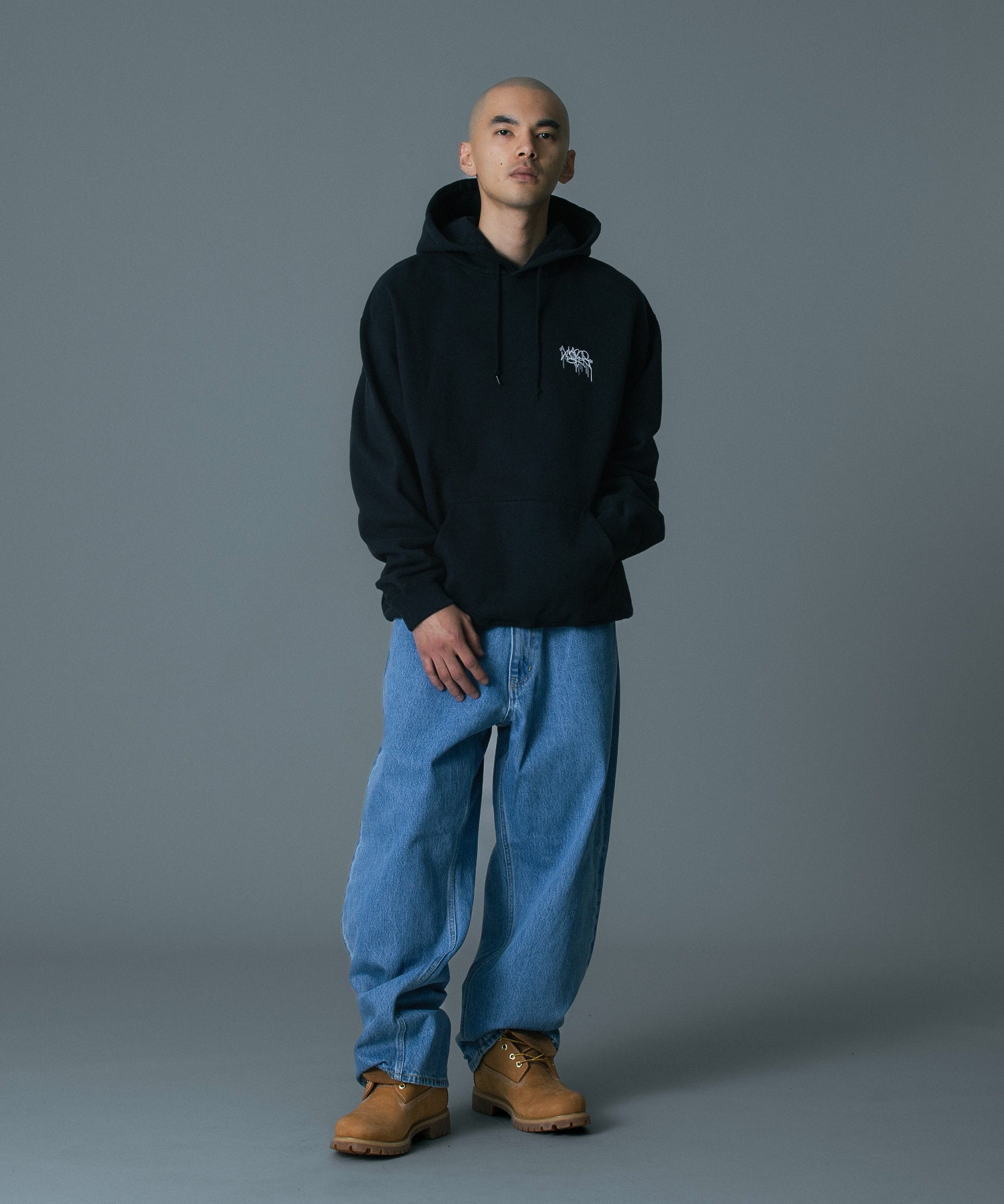 TAGGING PULLOVER HOODED SWEAT