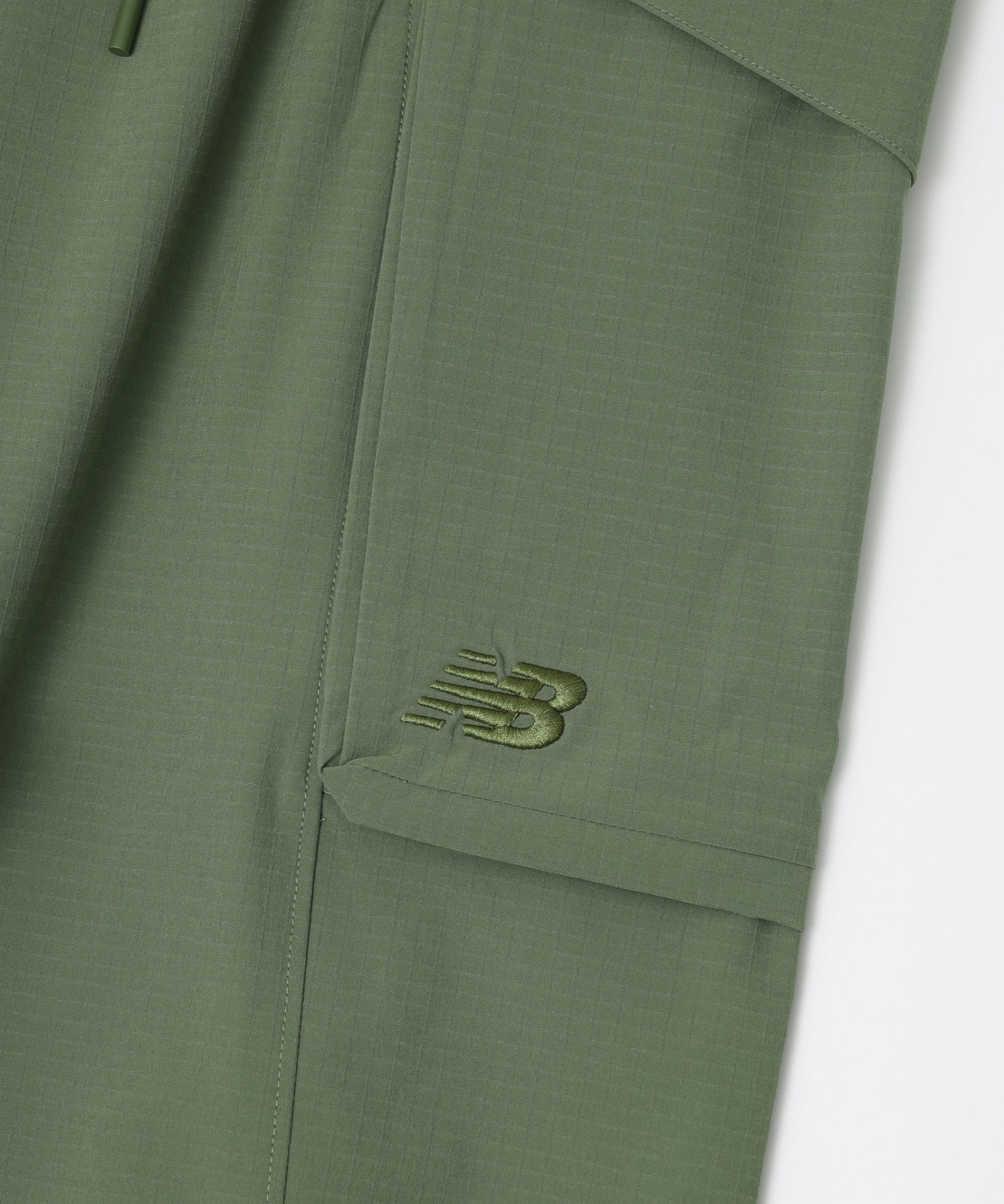 NEW BALANCE/ニューバランス/NB Grey cropped cargo pants MB61A5RJ