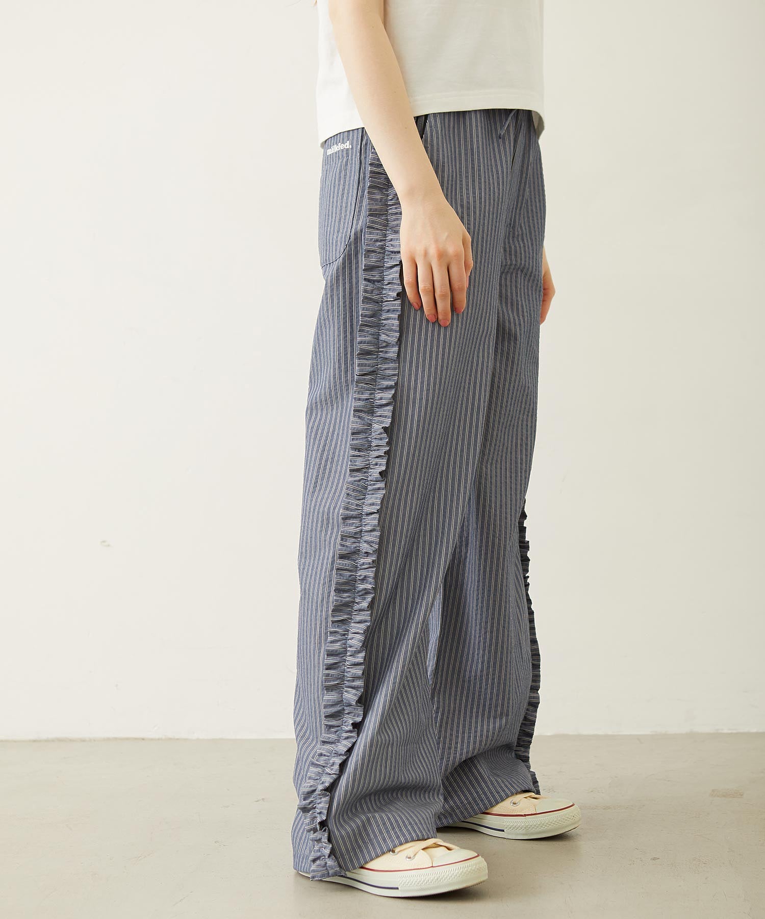 STRIPED RUFFLE PANTS