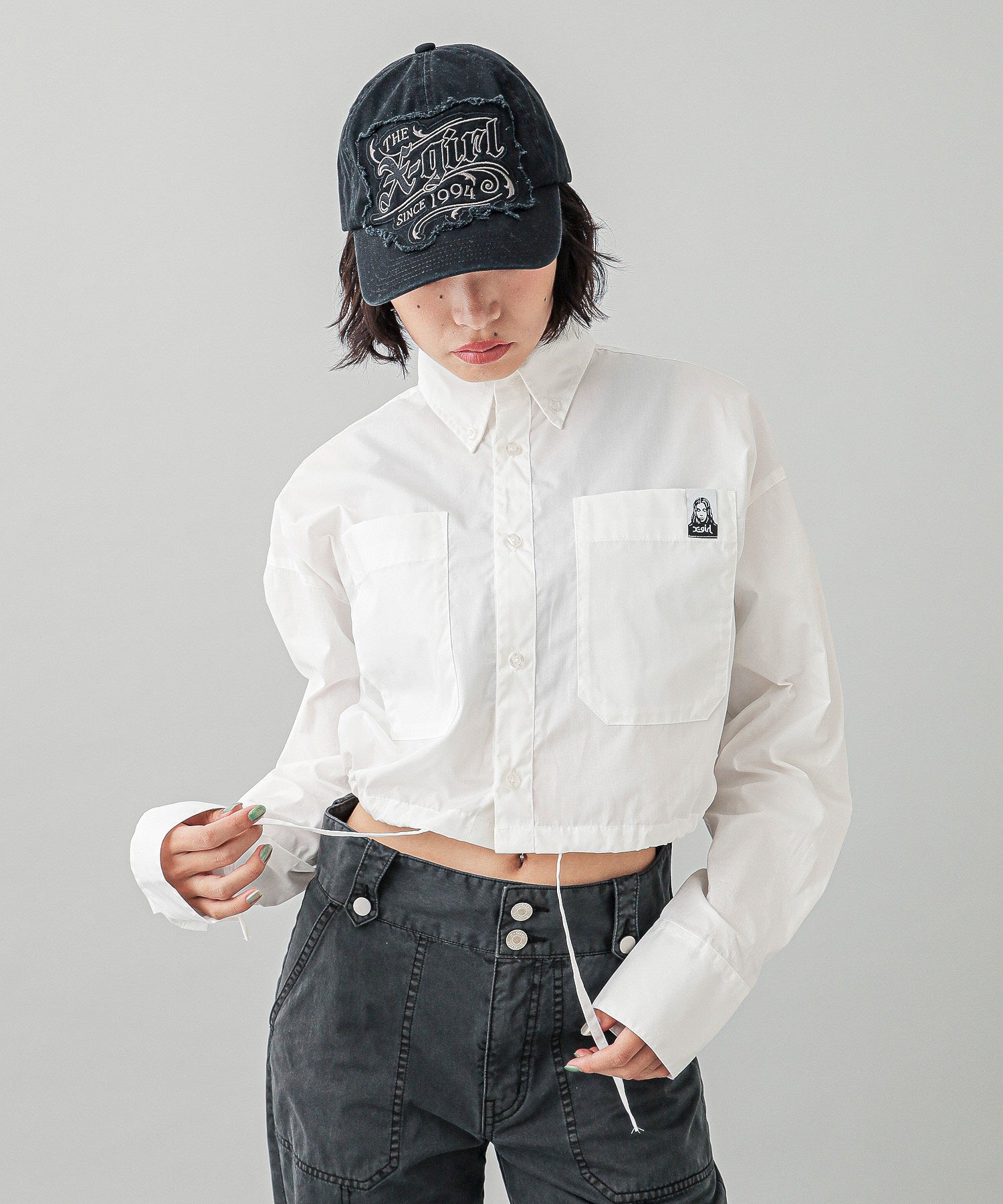 FACE LABEL CROPPED L/S SHIRT
