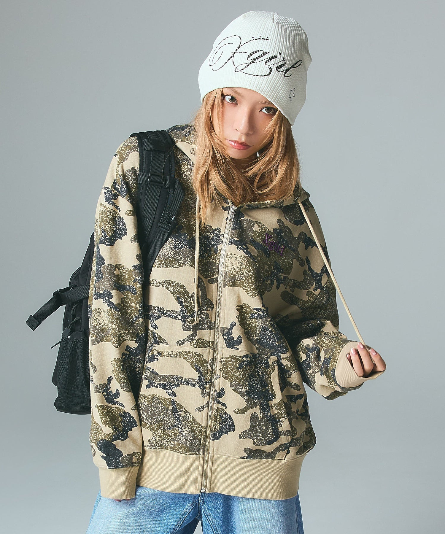 EMBROIDERED LOGO ZIP UP SWEAT HOODIE