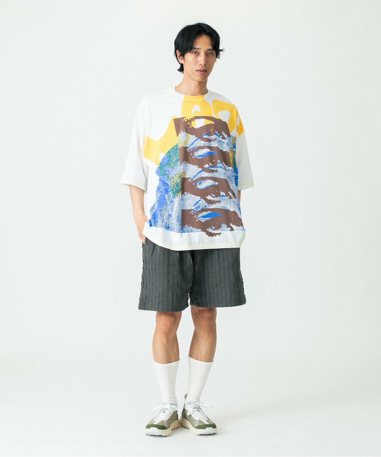 PAS UNE MARQUE DOUBLE-PANELLED DISTRESSED SHORT 504