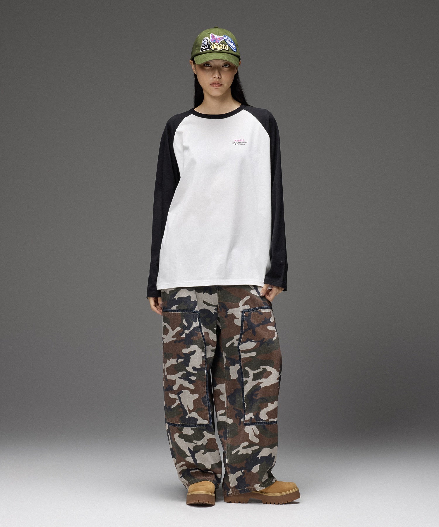 FACE AND CIRCLE LOGO RAGLAN L/S TEE