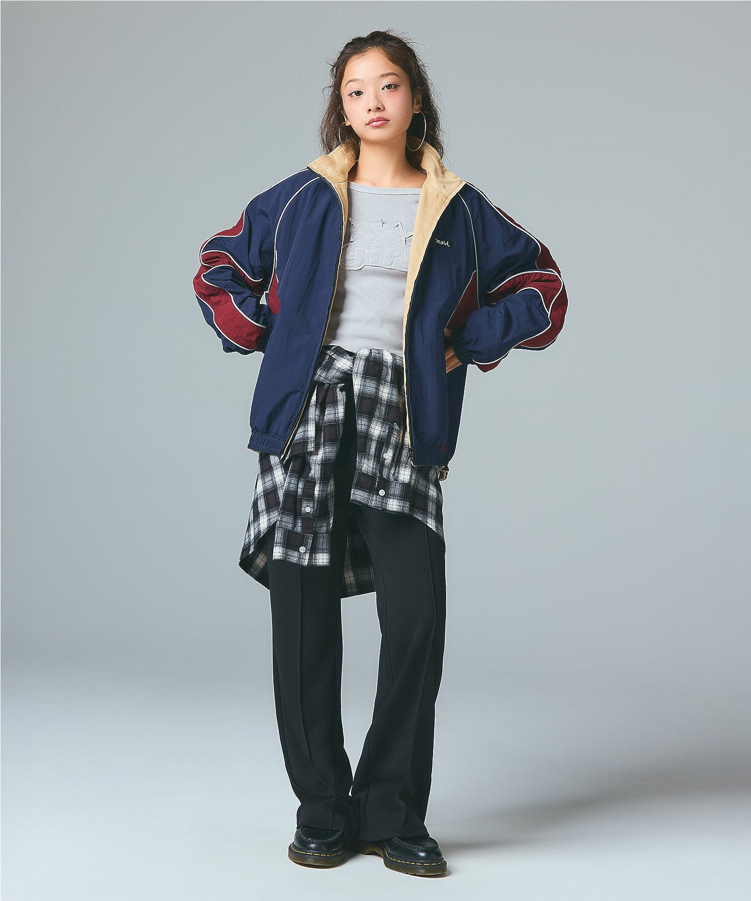 DISTRESSED LOGO PATCH L/S COMPACT TOP