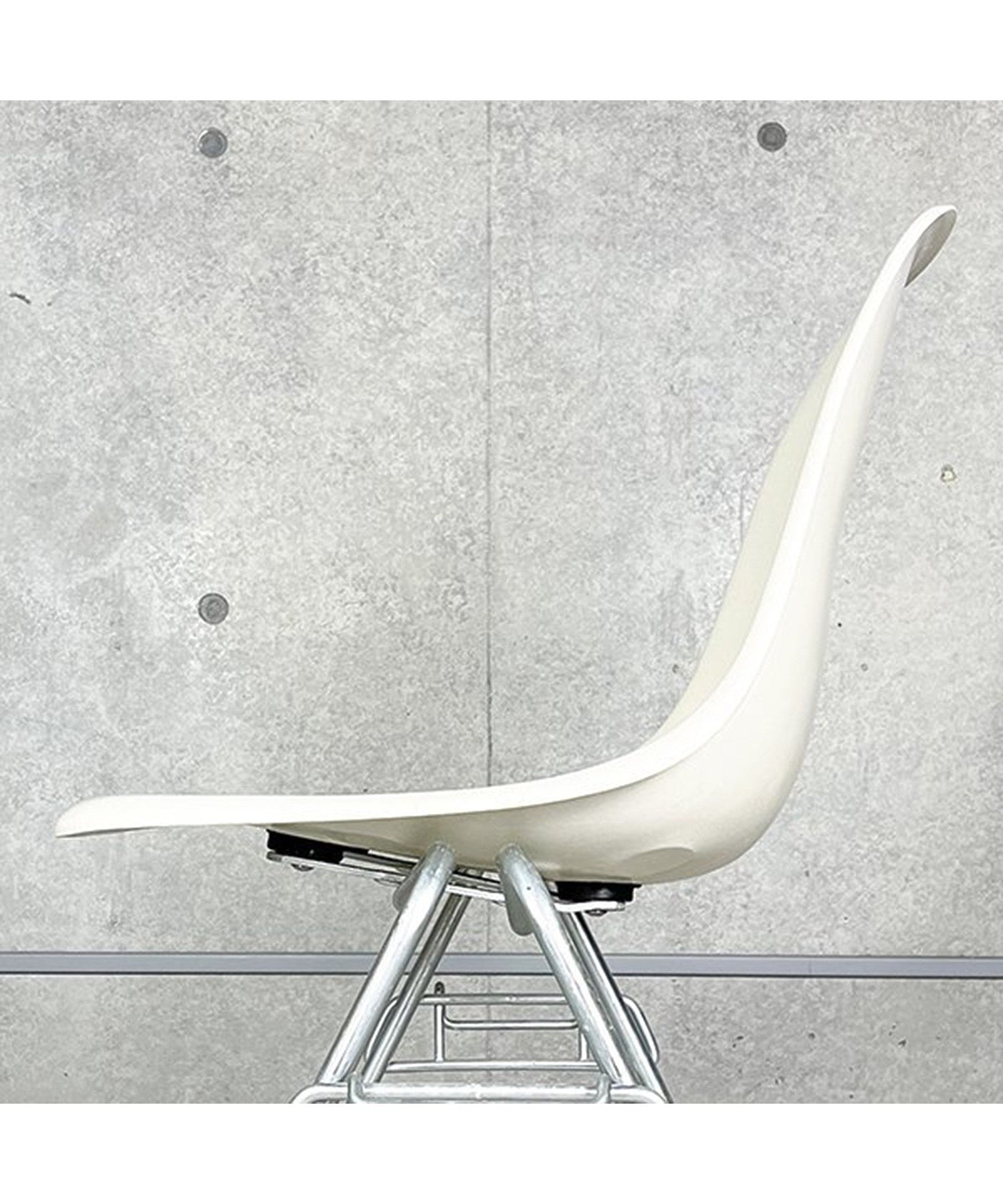 HermanMiller Side Shell / Parchment