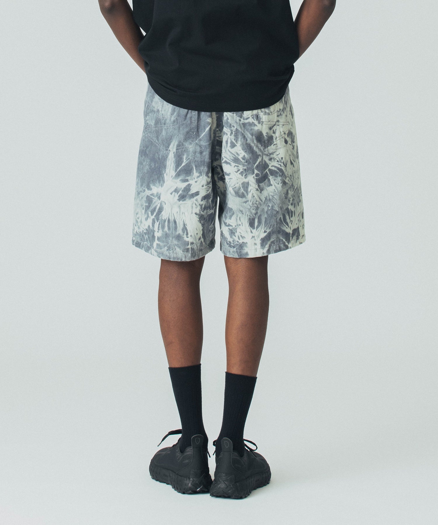 UNEVEN DYED SHORTS