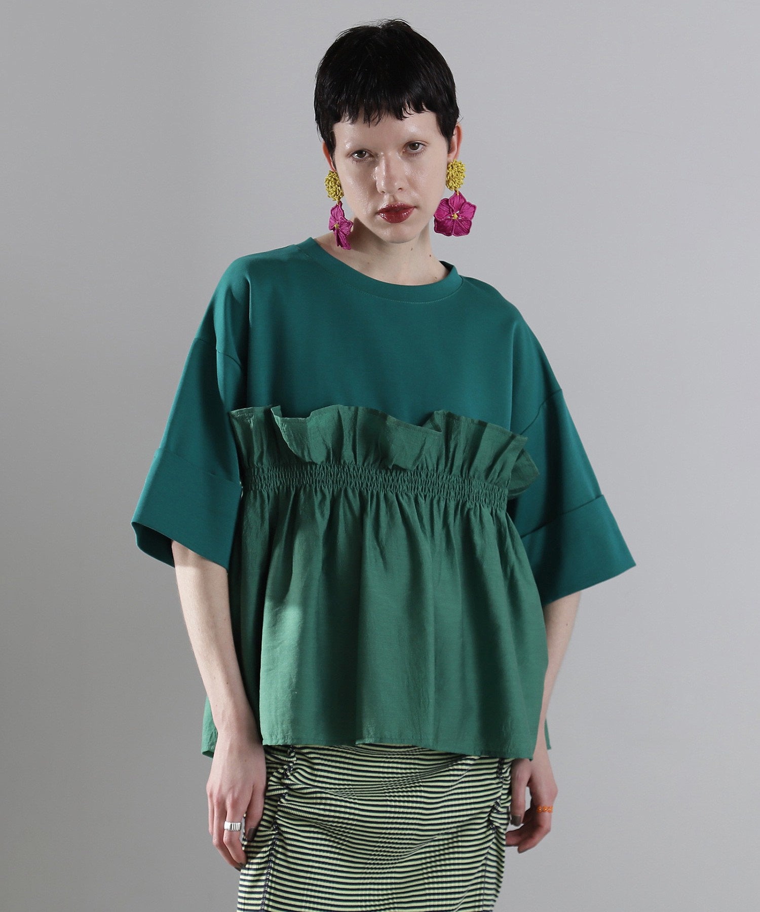 ドッキングフリルカットソー