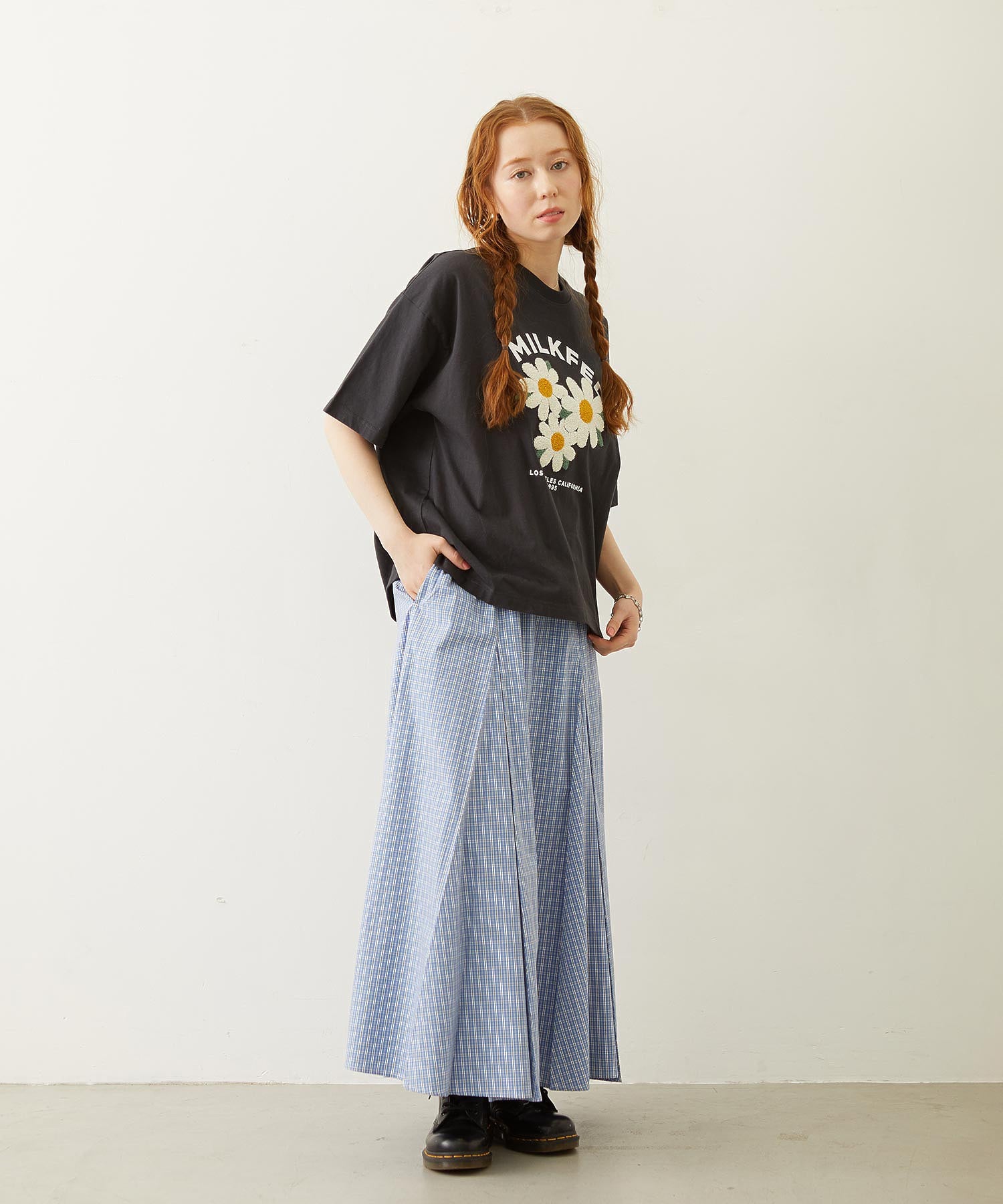 FLOWER SAGARA EMBROIDERY WIDE S/S TEE