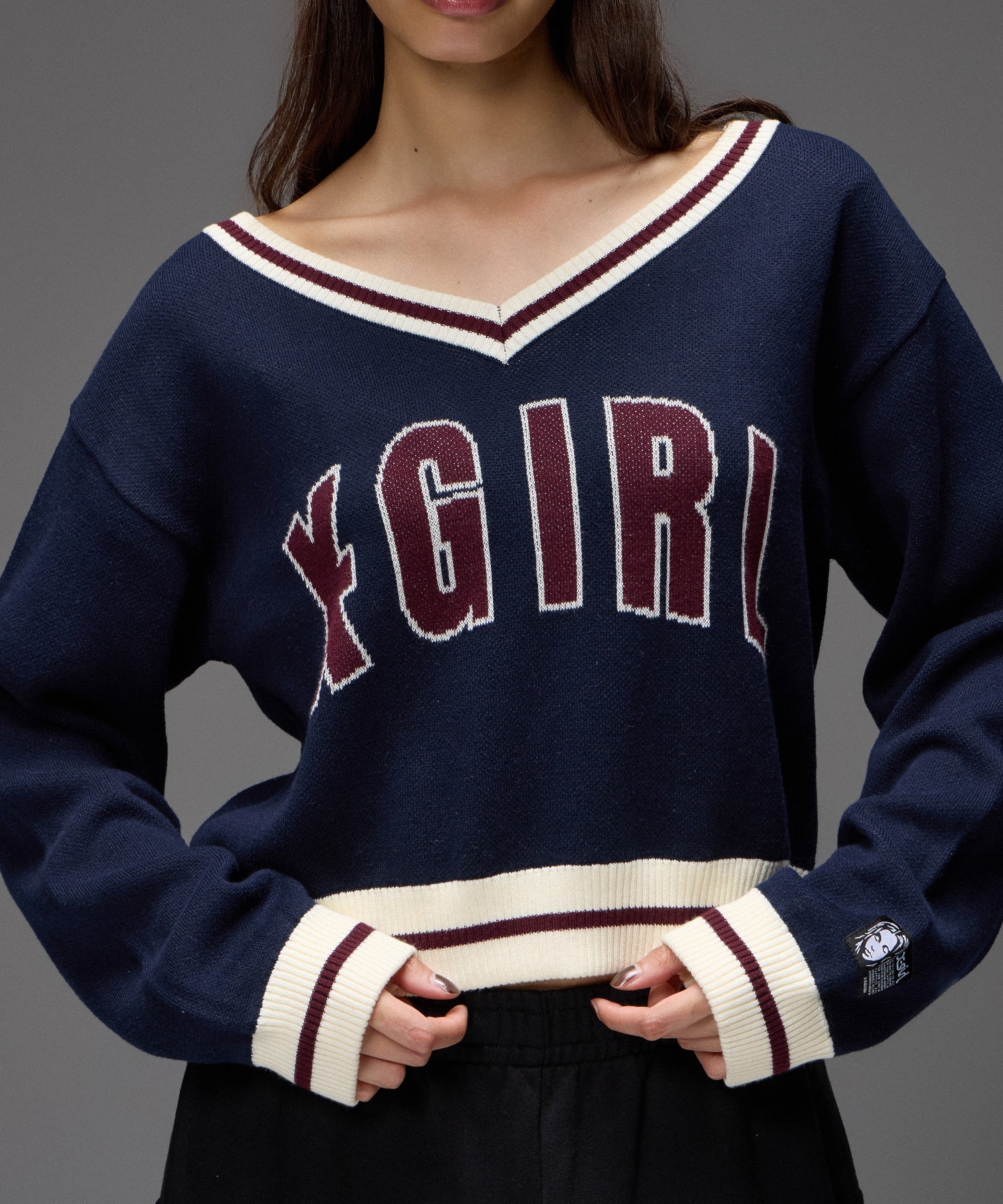 LOGO JACQUARD V-NECK KNIT TOP