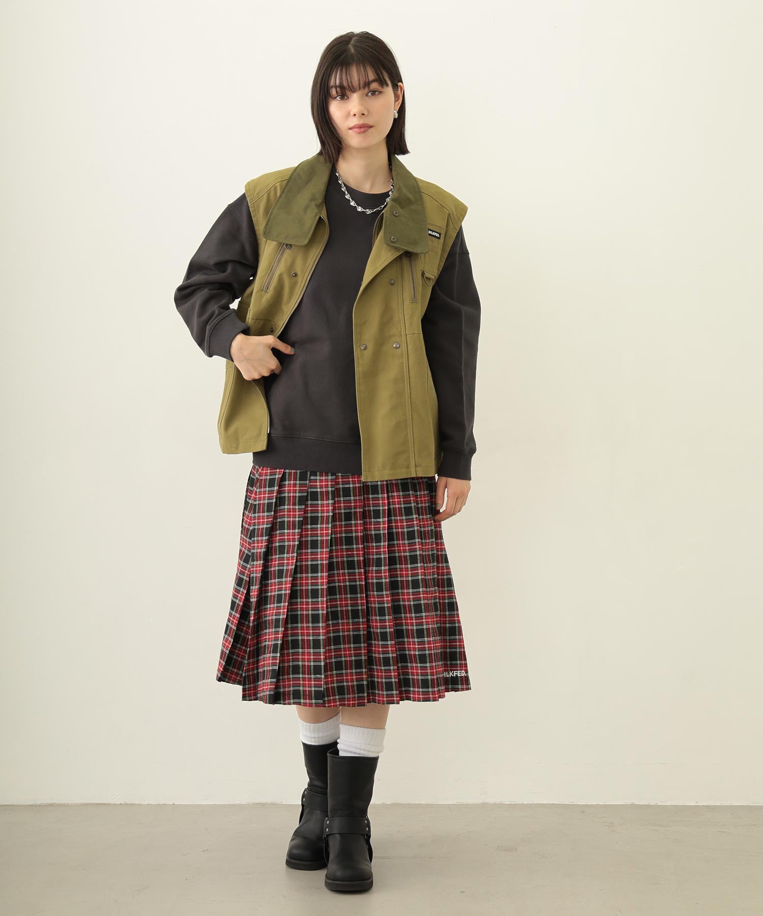 DEFORMED COLLAR DUCK VEST