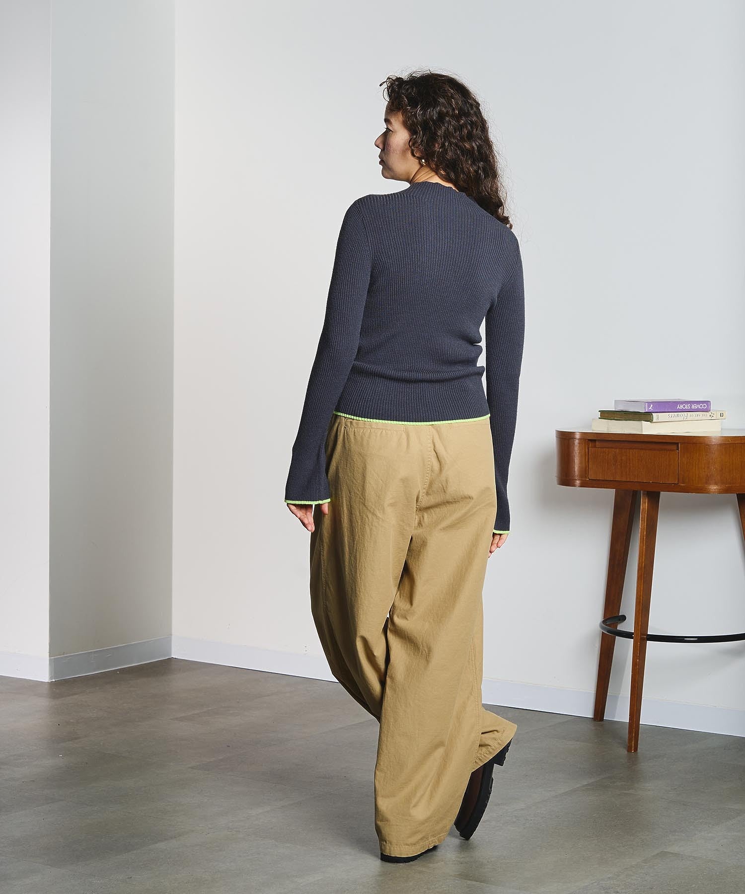 DENIM/BACK SATIN PANTS