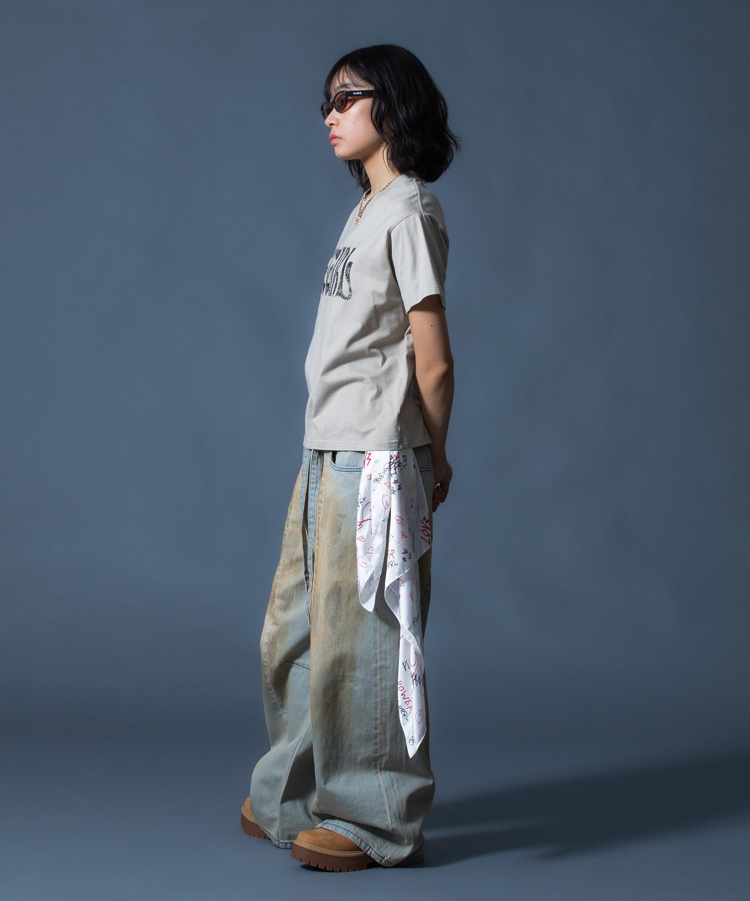 FADED FACE LABEL WIDE BAGGY DENIM PANTS
