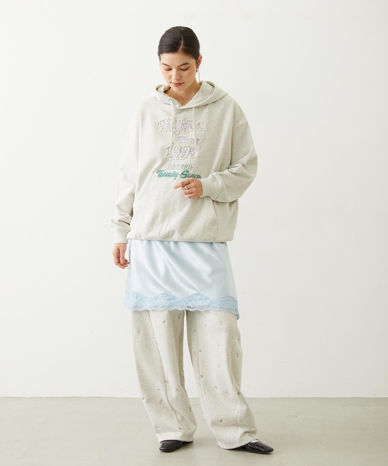 EMBROIDERED ROSE SWEAT WIDE PANTS