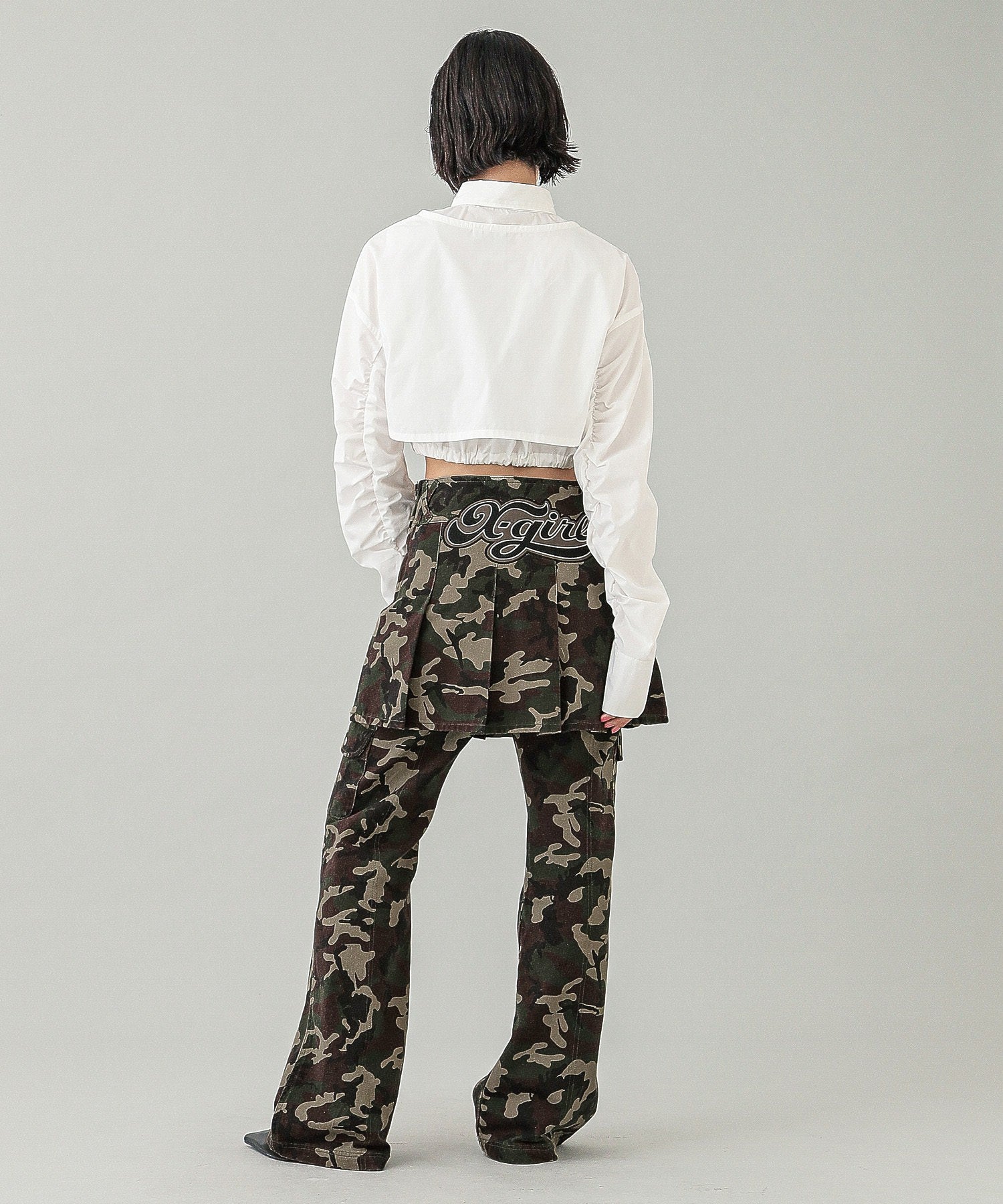 LOW RISE HIP LOGO PANTS