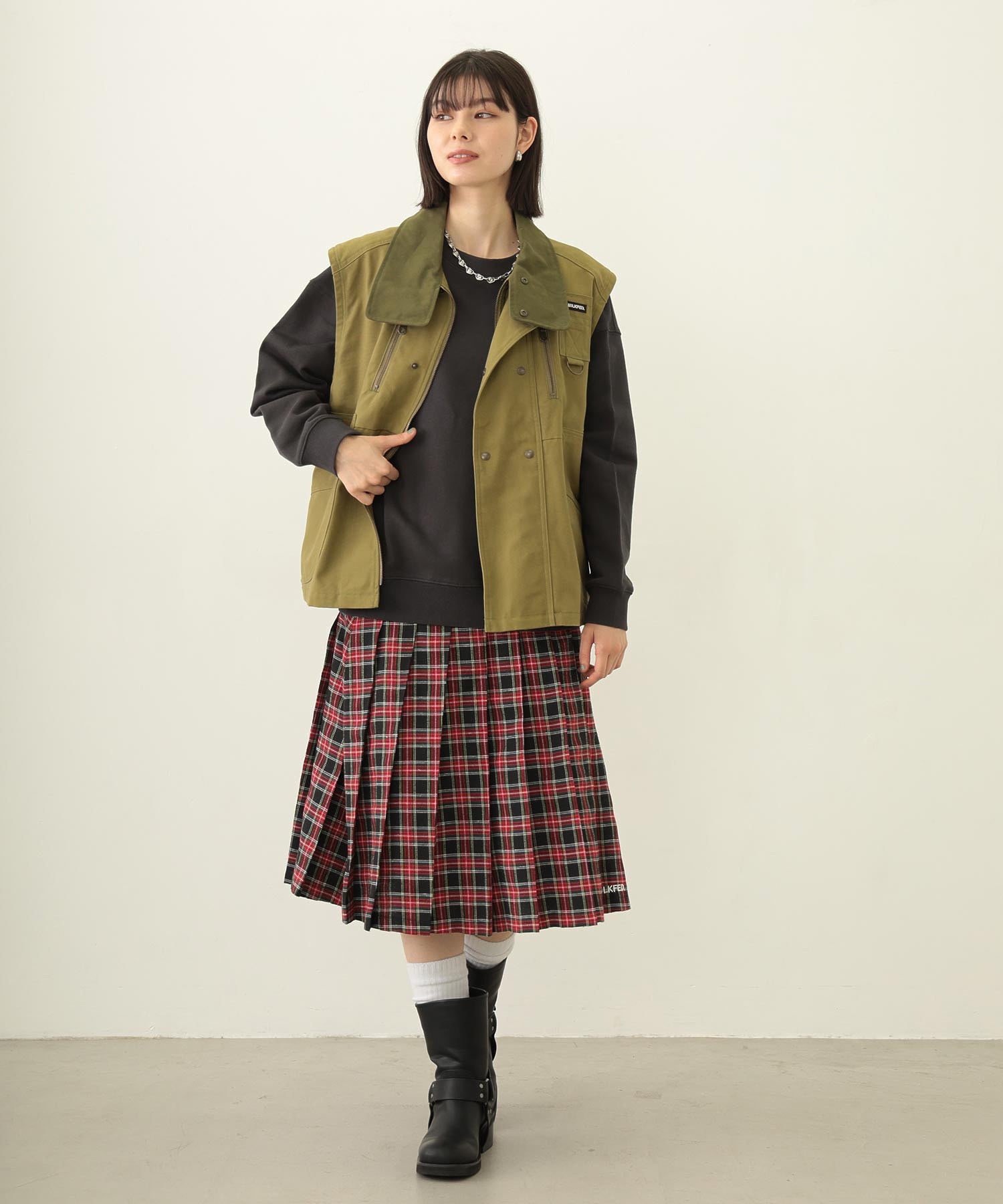 DEFORMED COLLAR DUCK VEST