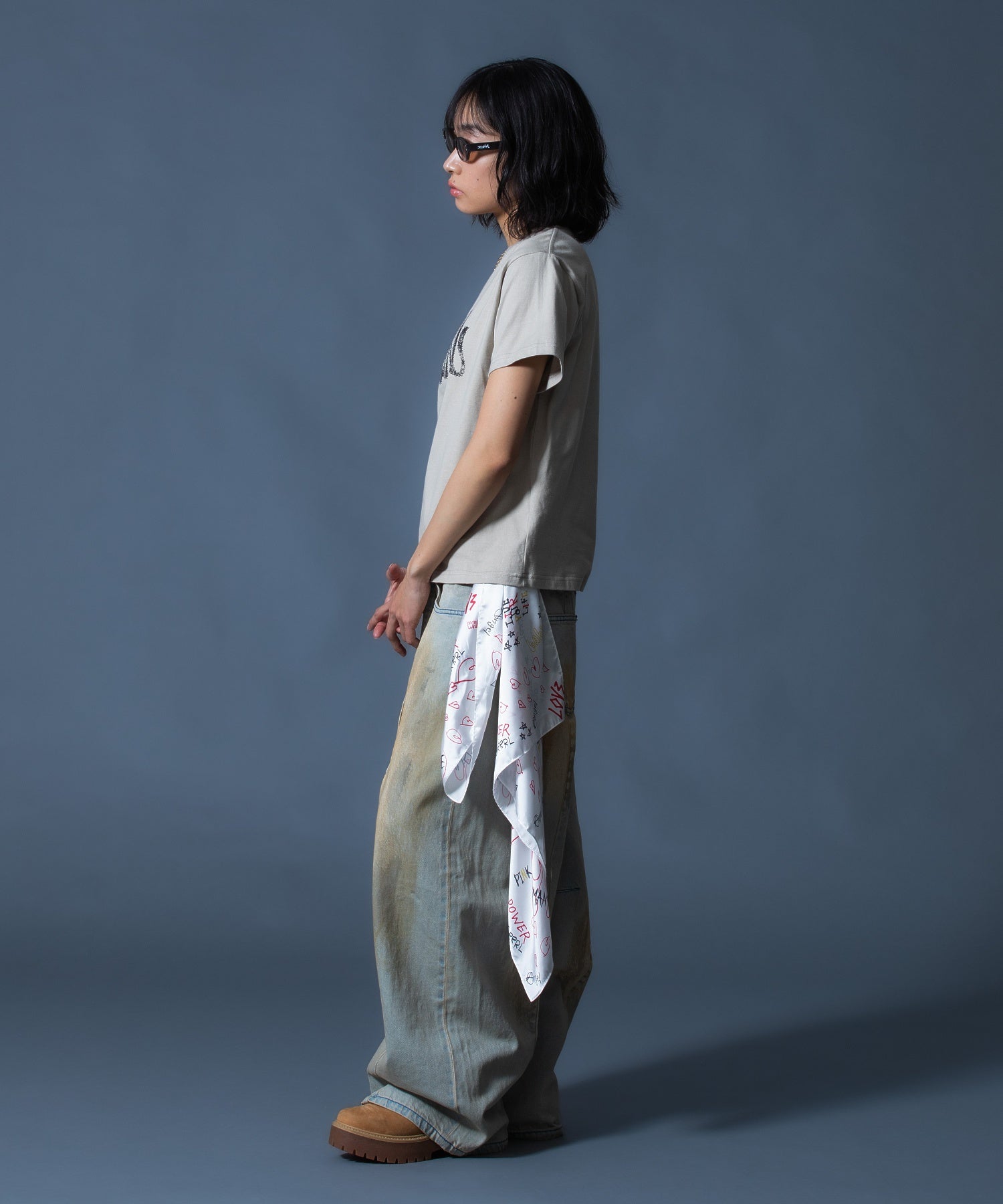 FADED FACE LABEL WIDE BAGGY DENIM PANTS