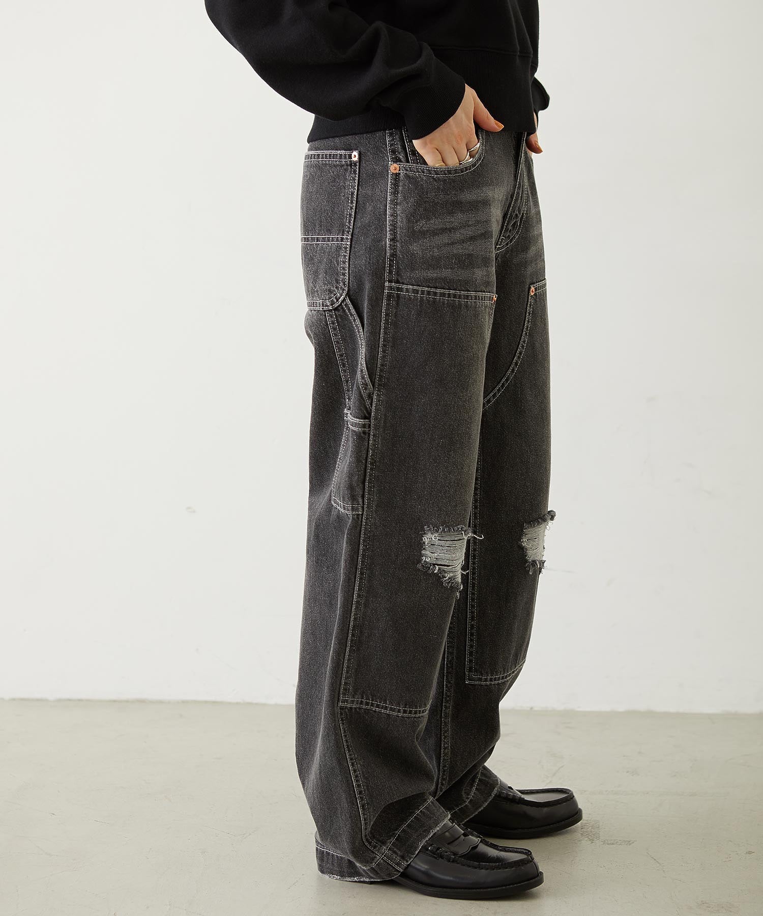DOUBLE KNEE DISTRESSED DENIM PANTS
