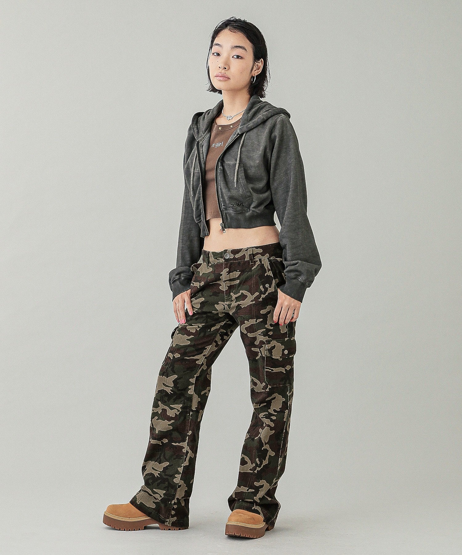 LOW RISE HIP LOGO PANTS