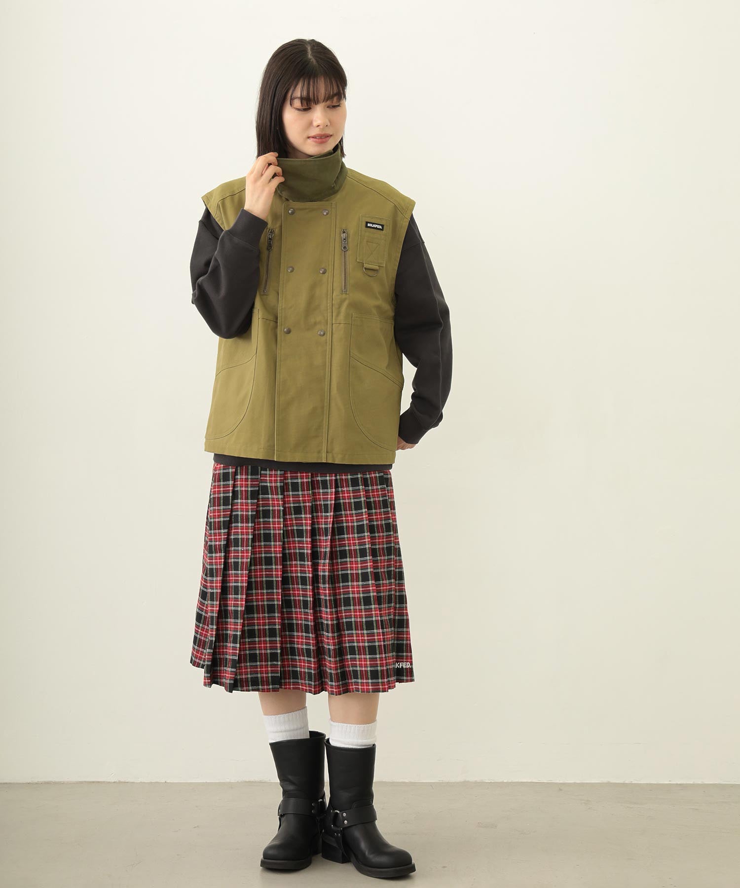 DEFORMED COLLAR DUCK VEST