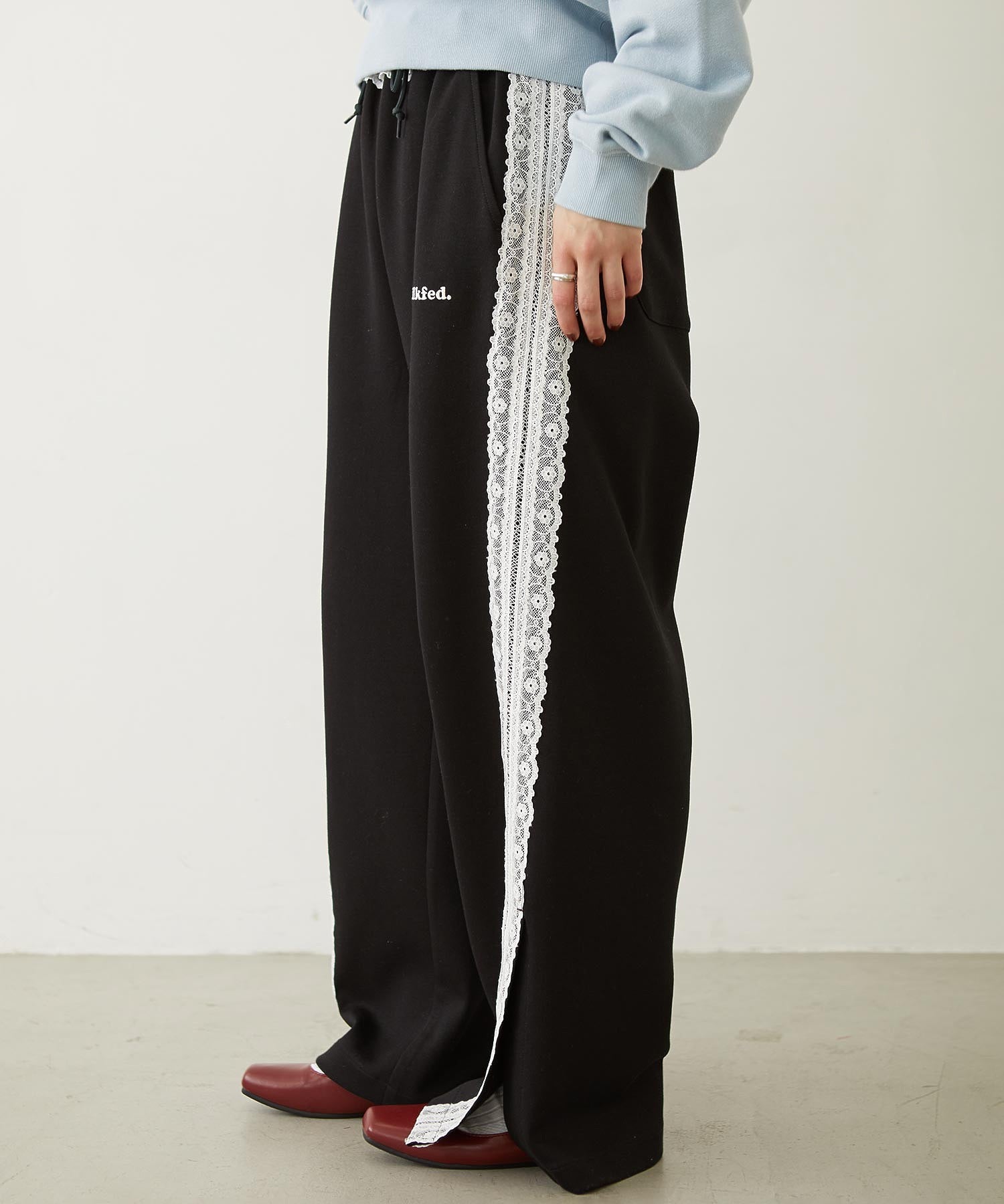 LACE LINE PANTS