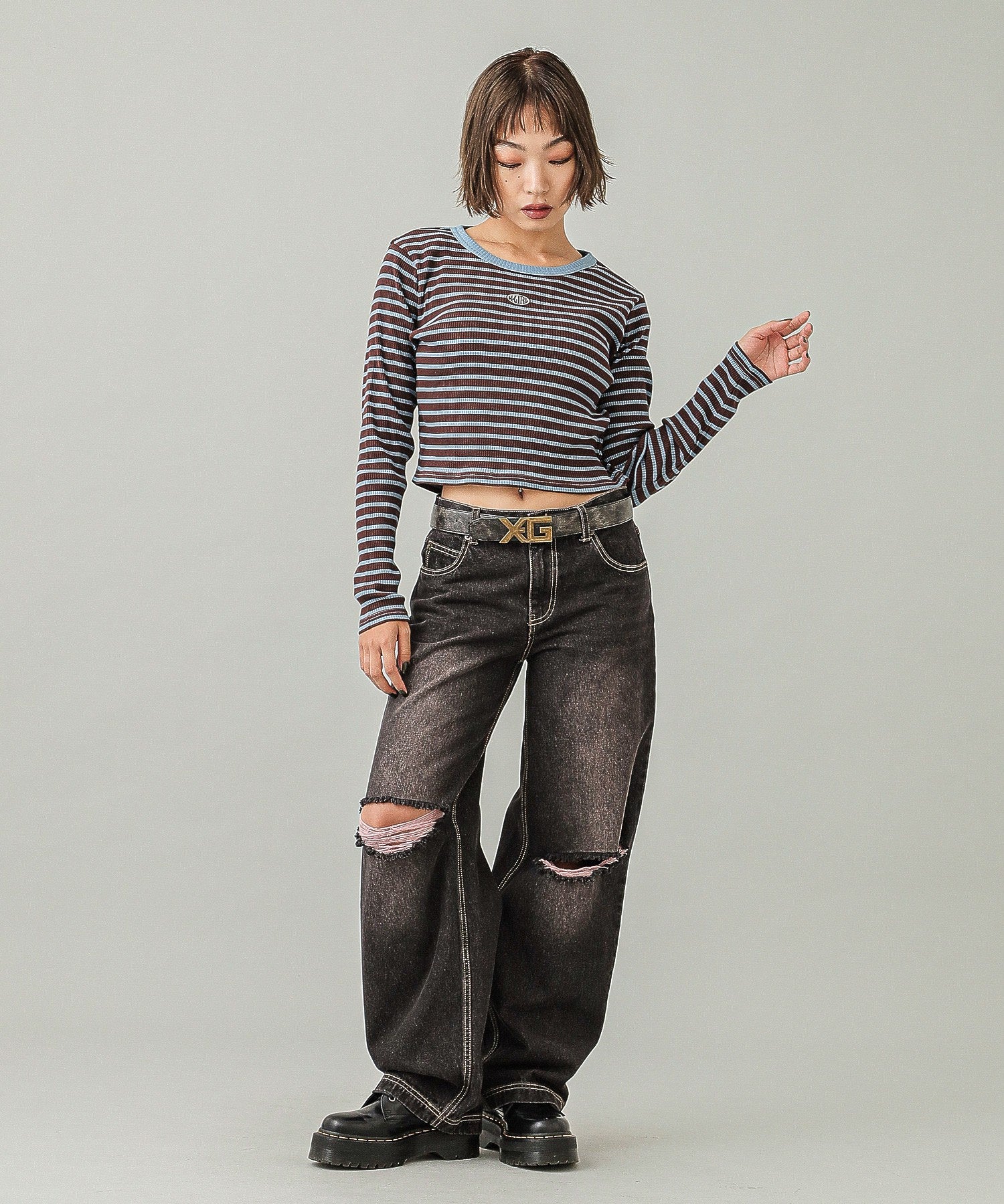 LOW RISE DISTRESSED DENIM PANTS