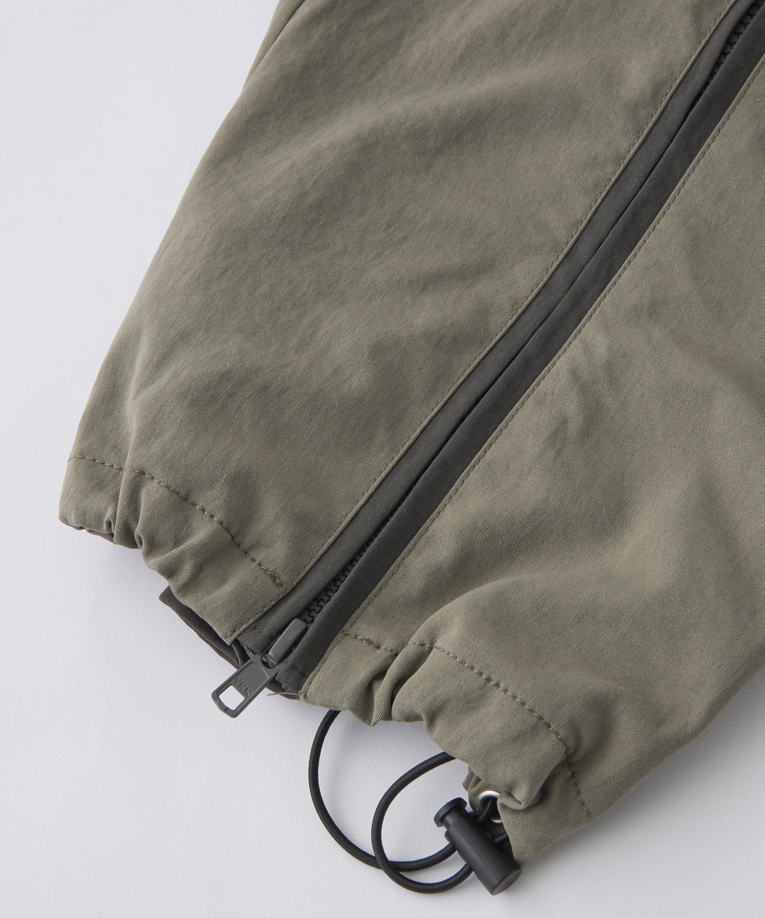 FRONT LINE ZIP UP PANTS