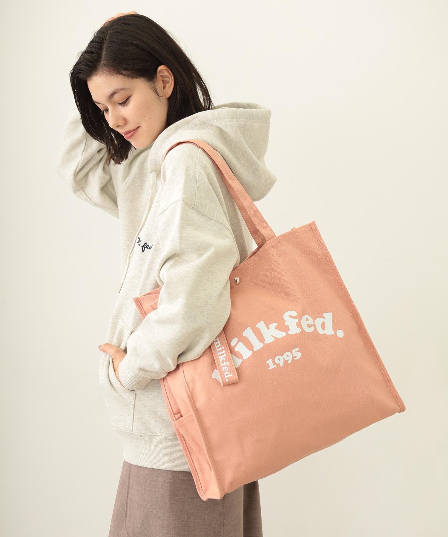 PIPING SQUARE TOTE COOPER LOGO MILKFED.