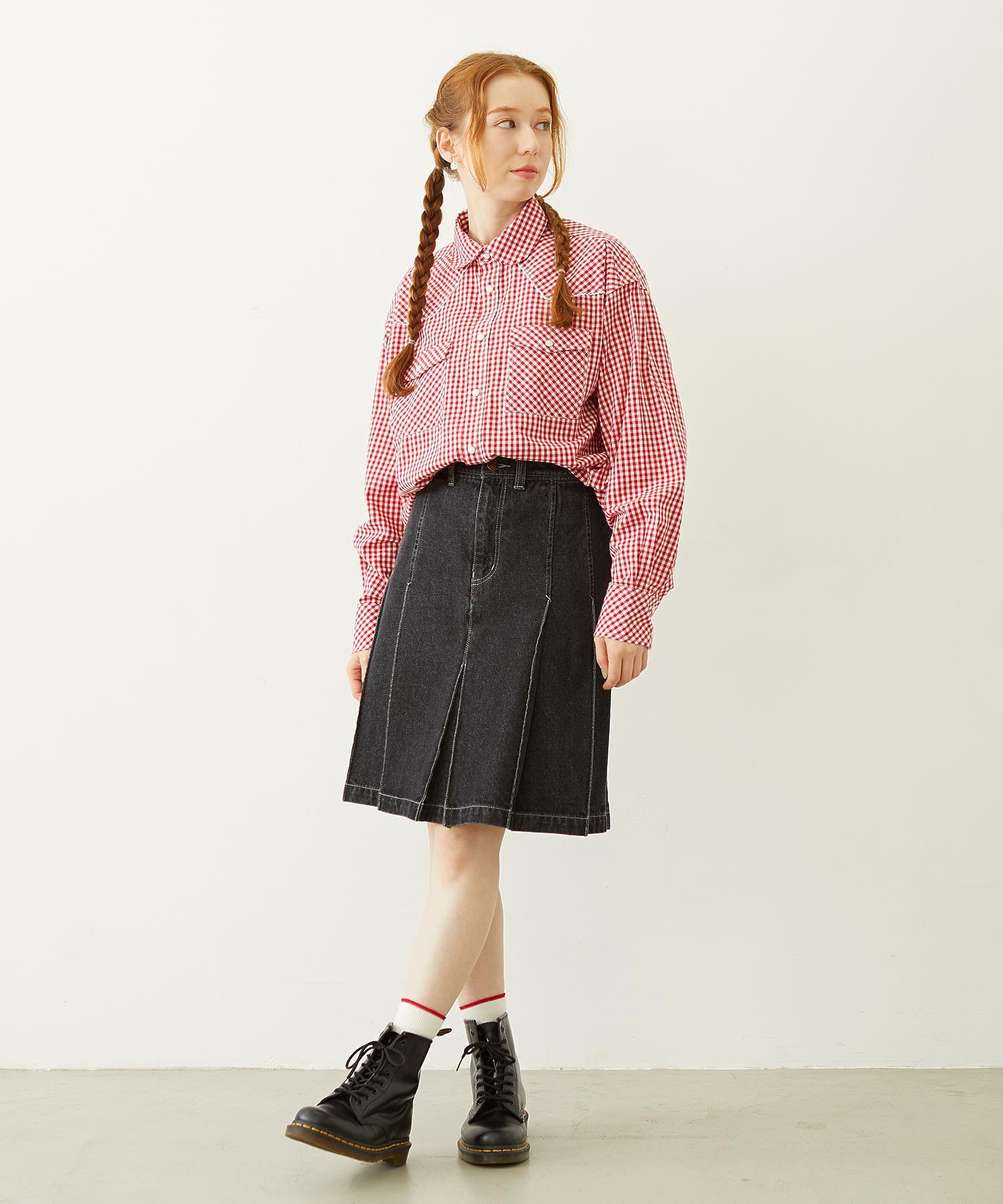 PLEATED DENIM SKIRT