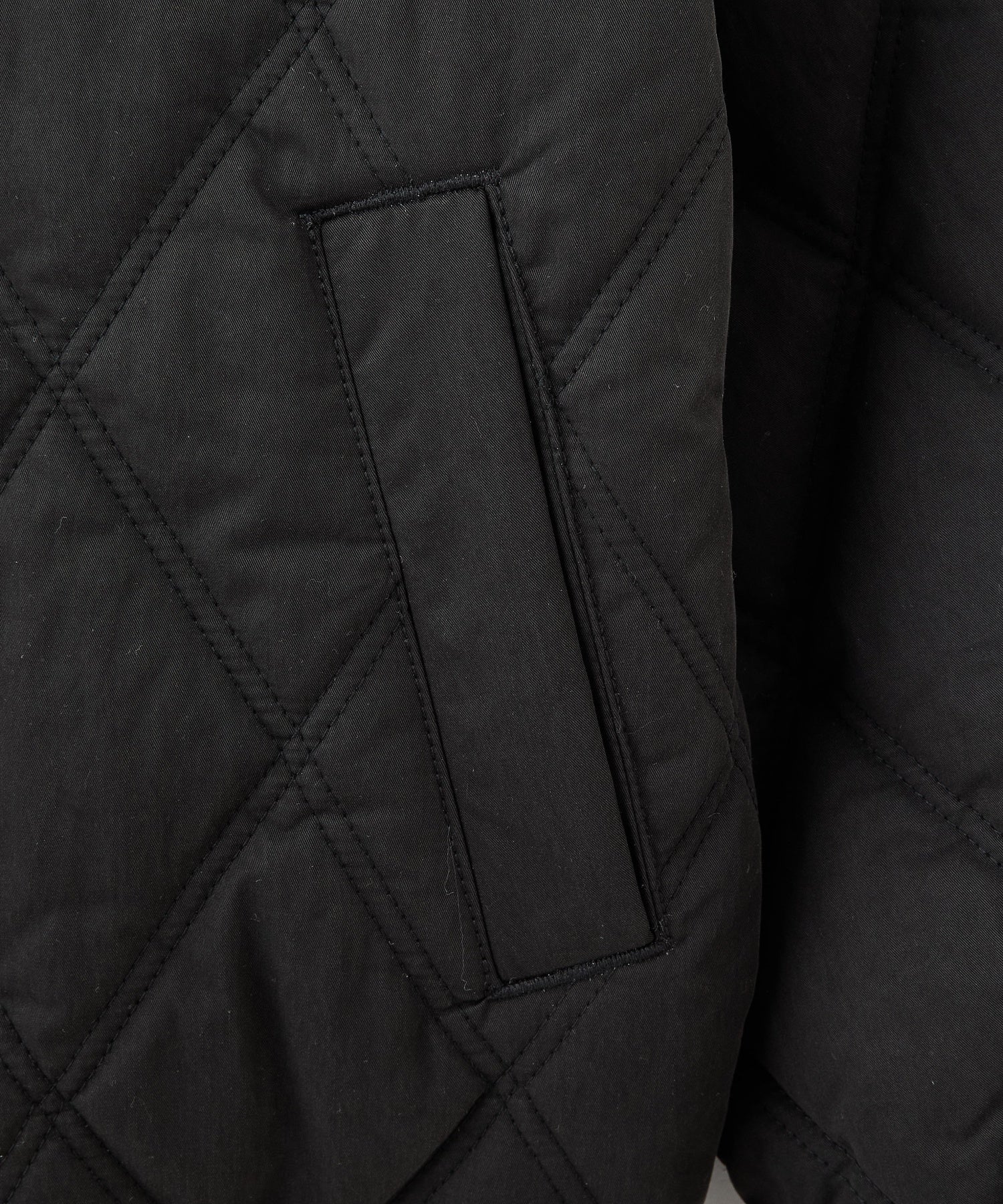 SATIN LOGO PATCH QUILTED JACKET