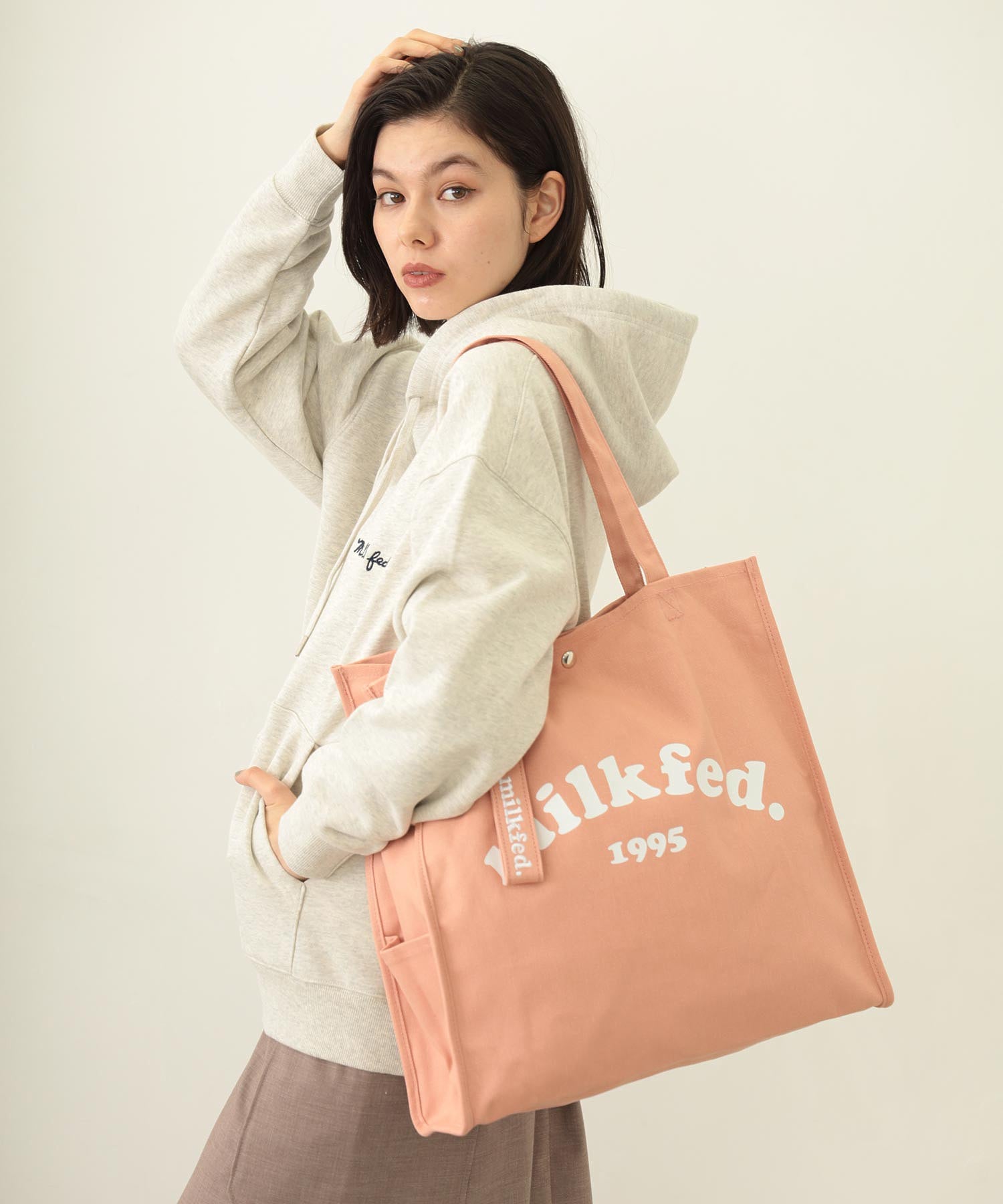 PIPING SQUARE TOTE COOPER LOGO MILKFED.