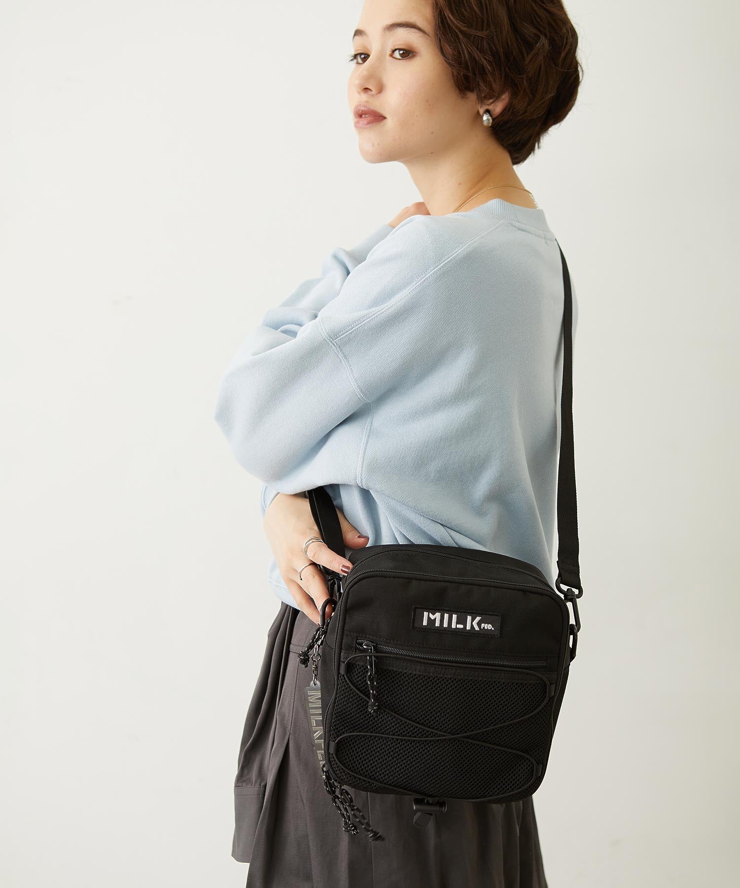 DAILY SQUARE SHOULDER BAG