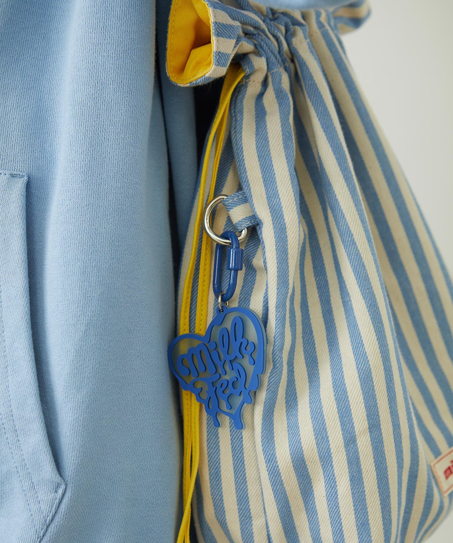 MELTY HEART CARABINER