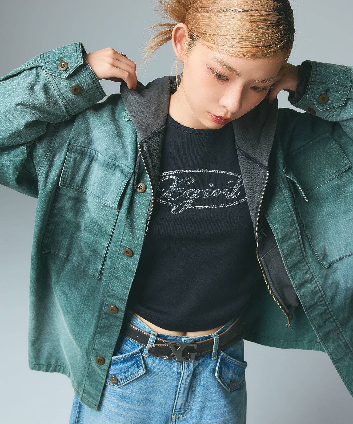 XG EMBLEM CLASP FAUX LEATHER BELT