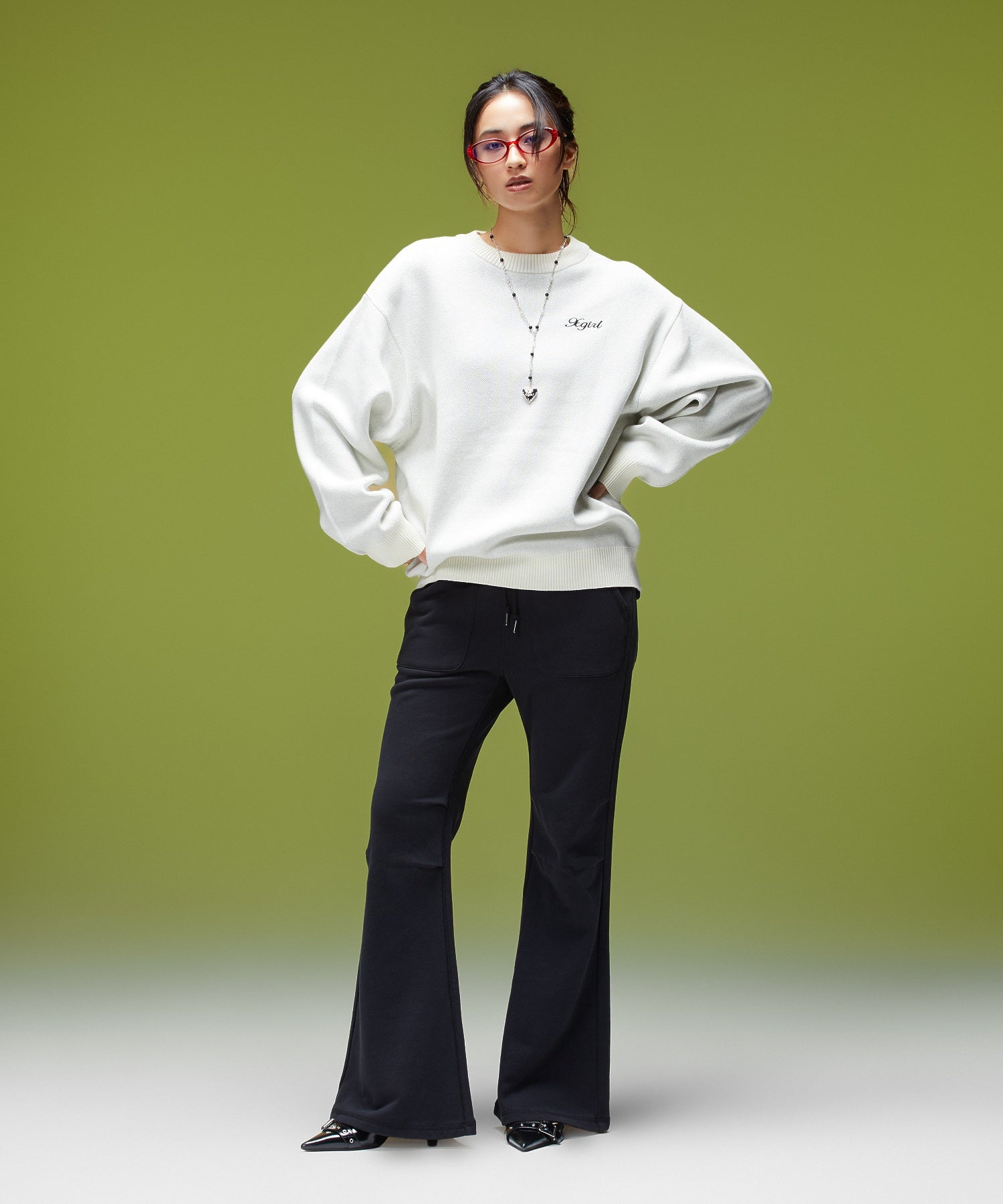 FACE LABEL FLARE SWEATPANTS