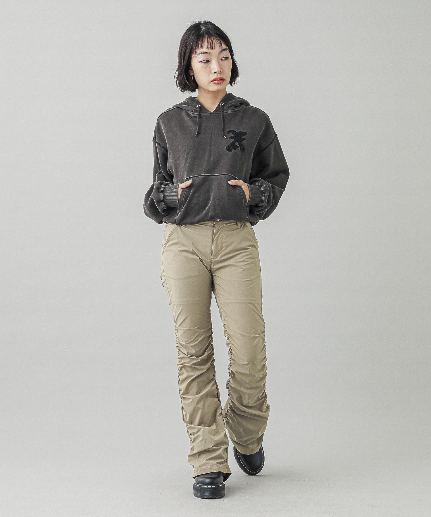 SHIRRING FLARE PANTS