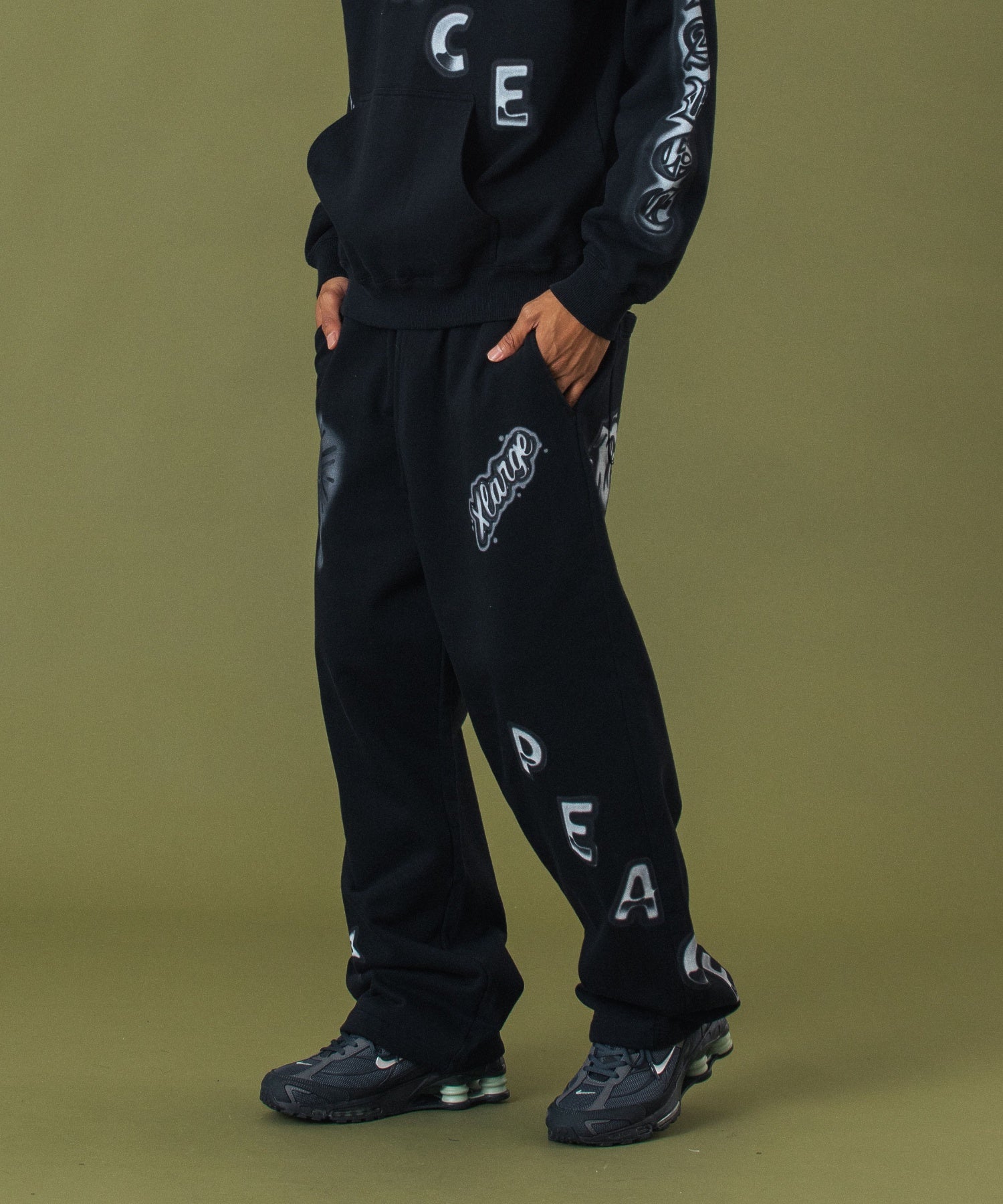MODEL 身長185cm / 着用サイズ：Lサイズ