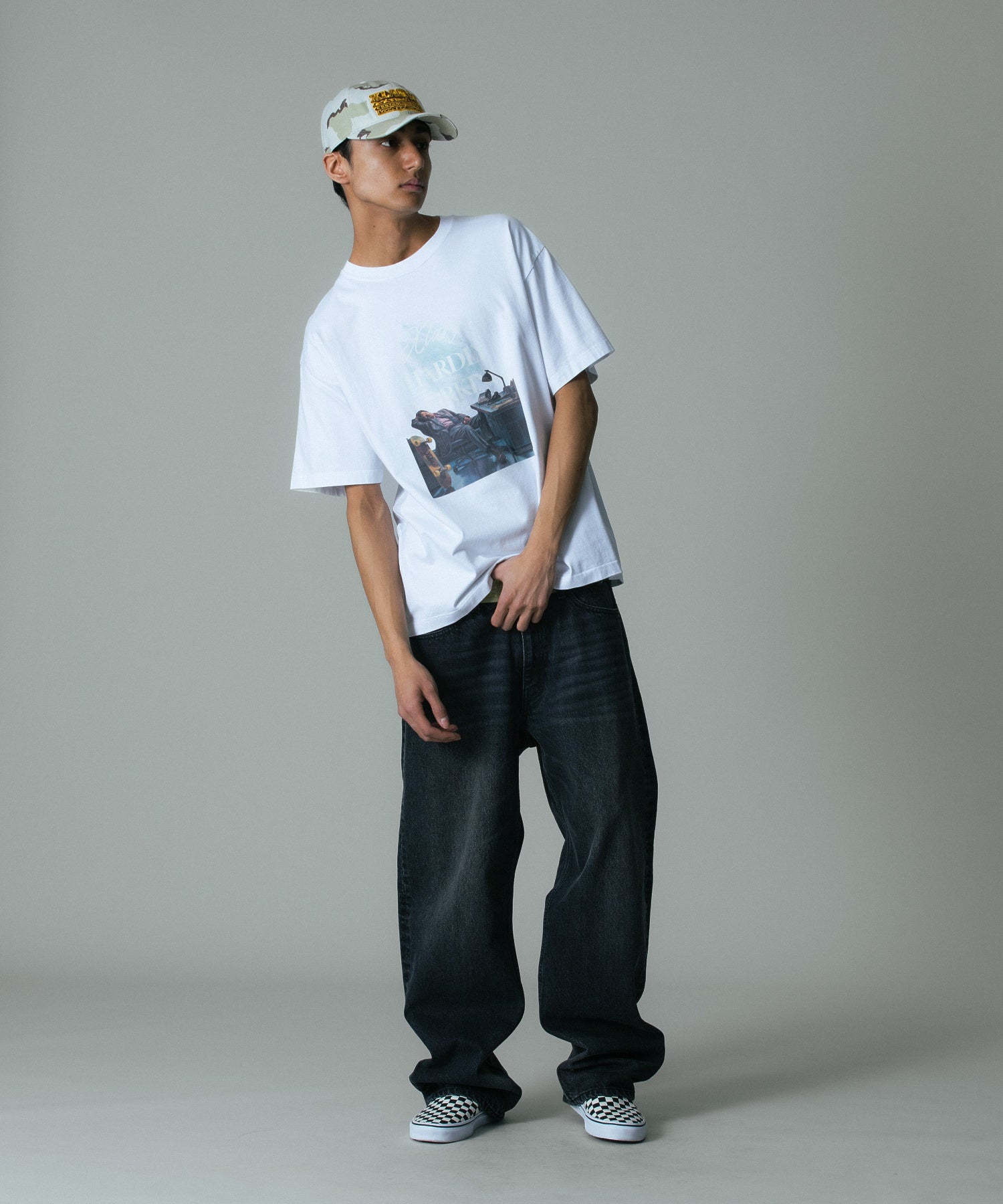 HARDLY WORKING S/S TEE