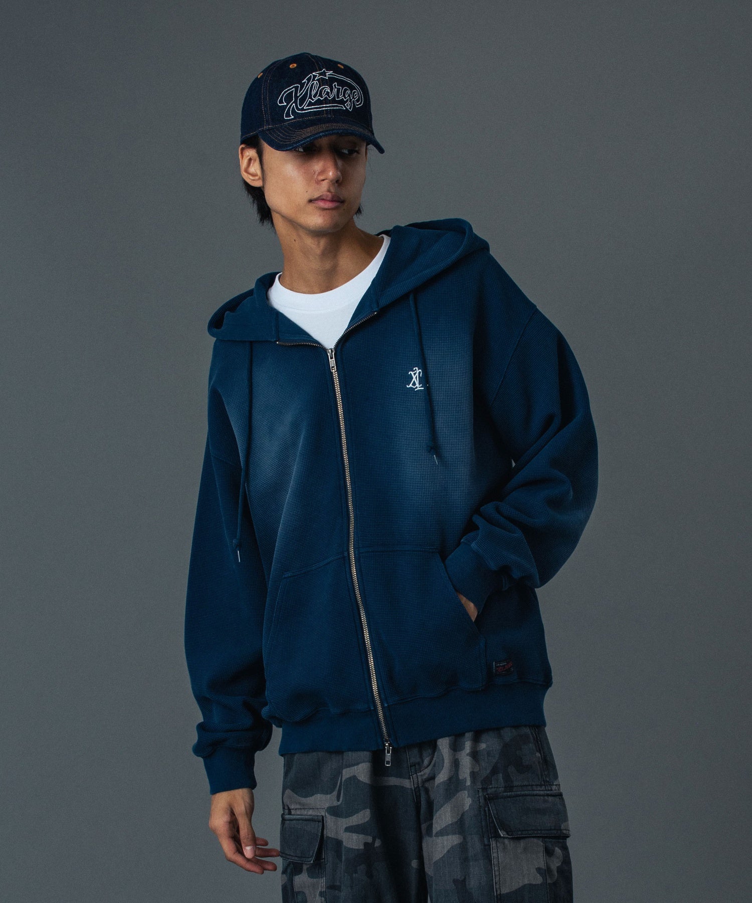 MODEL 身長183cm / 着用サイズ：Lサイズ