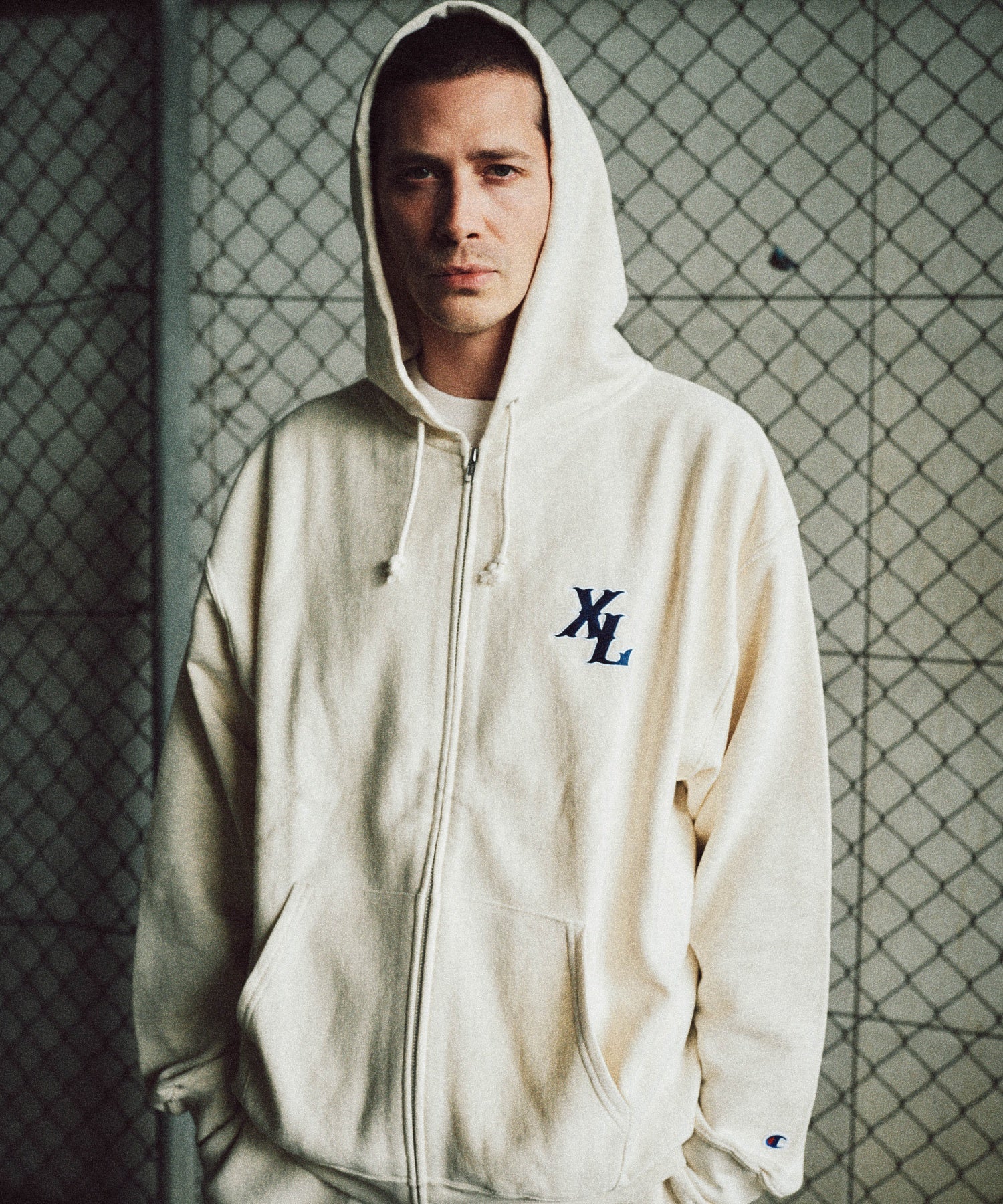 XLARGE×Champion ZIP UP HOODED SWEATSHIRT