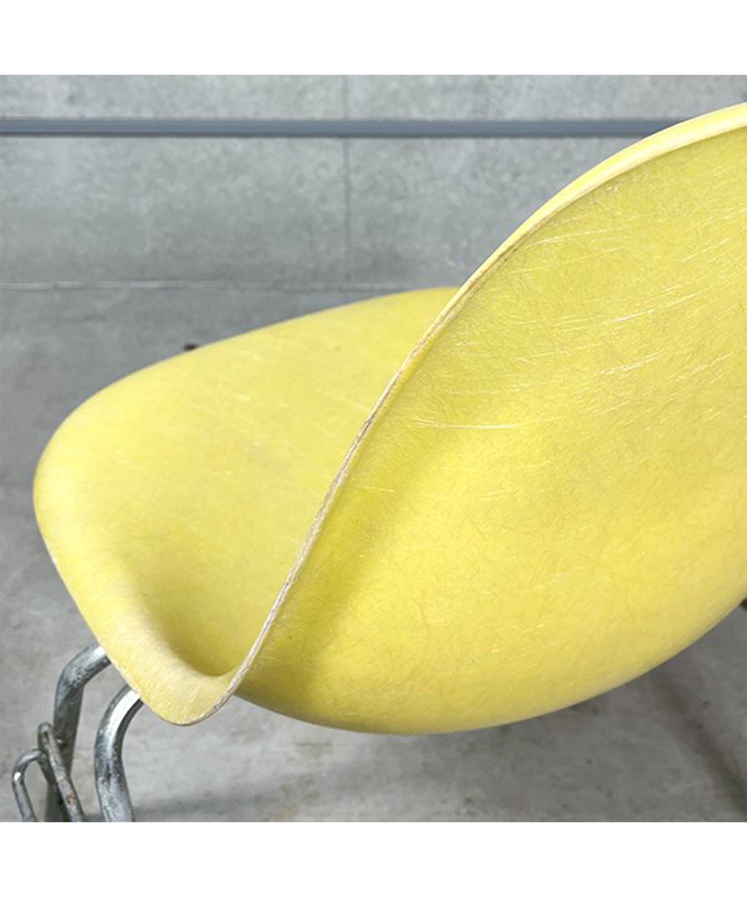 HermanMiller Side Shell / Lemon Yellow