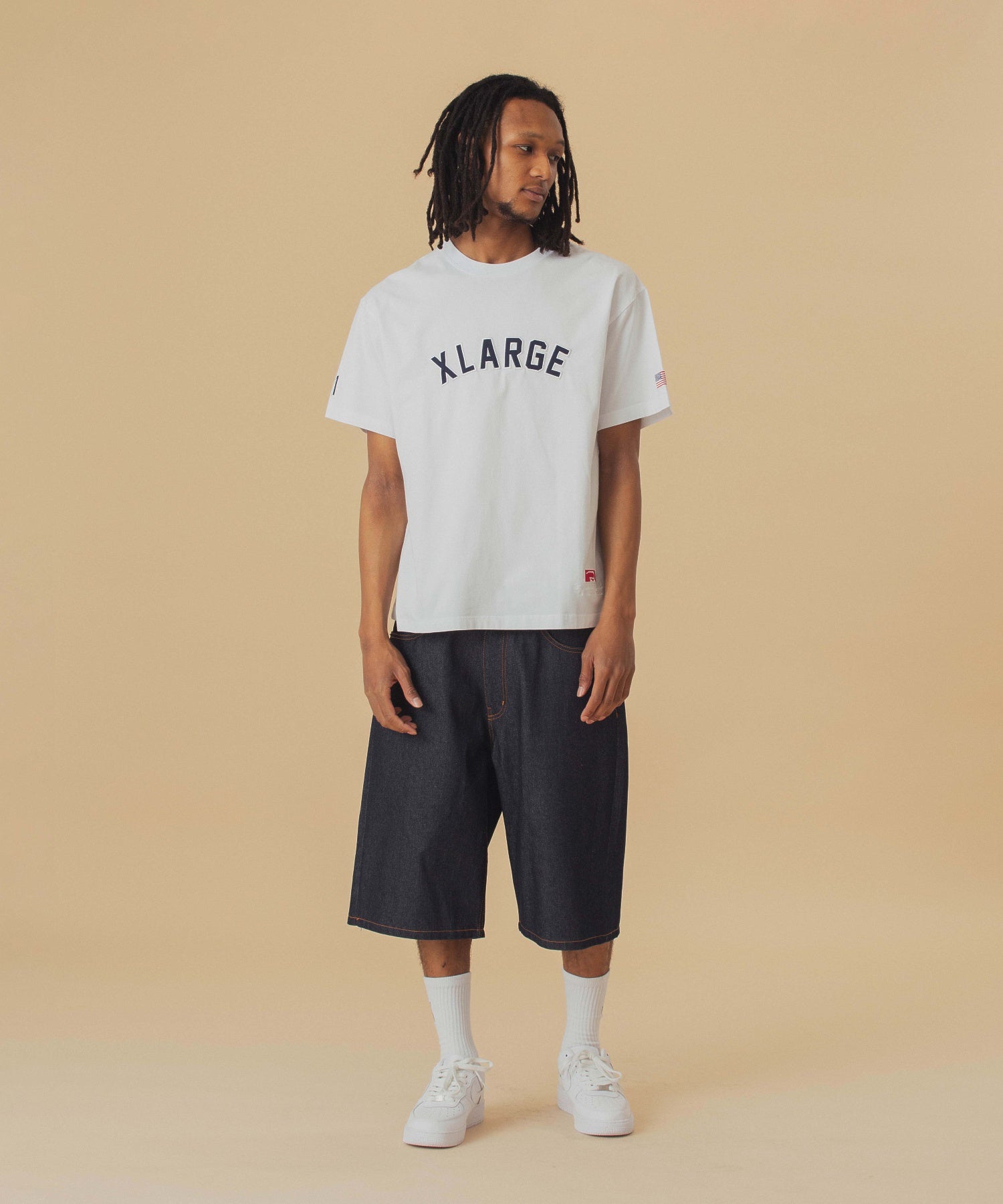 VARSITY LOGO S/S TEE