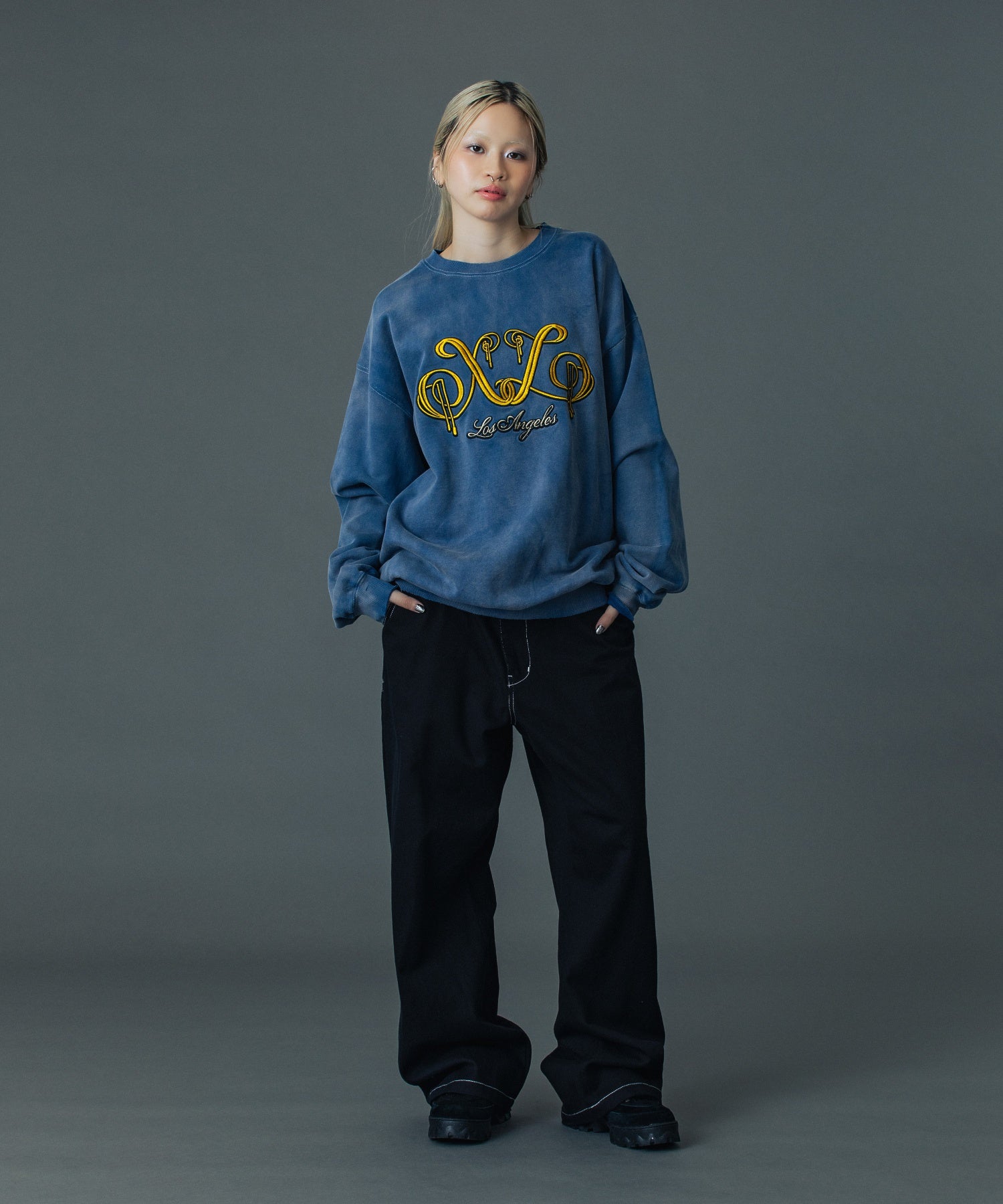 EMBROIDERED BLEACHED CREWNECK SWEATSHIRT